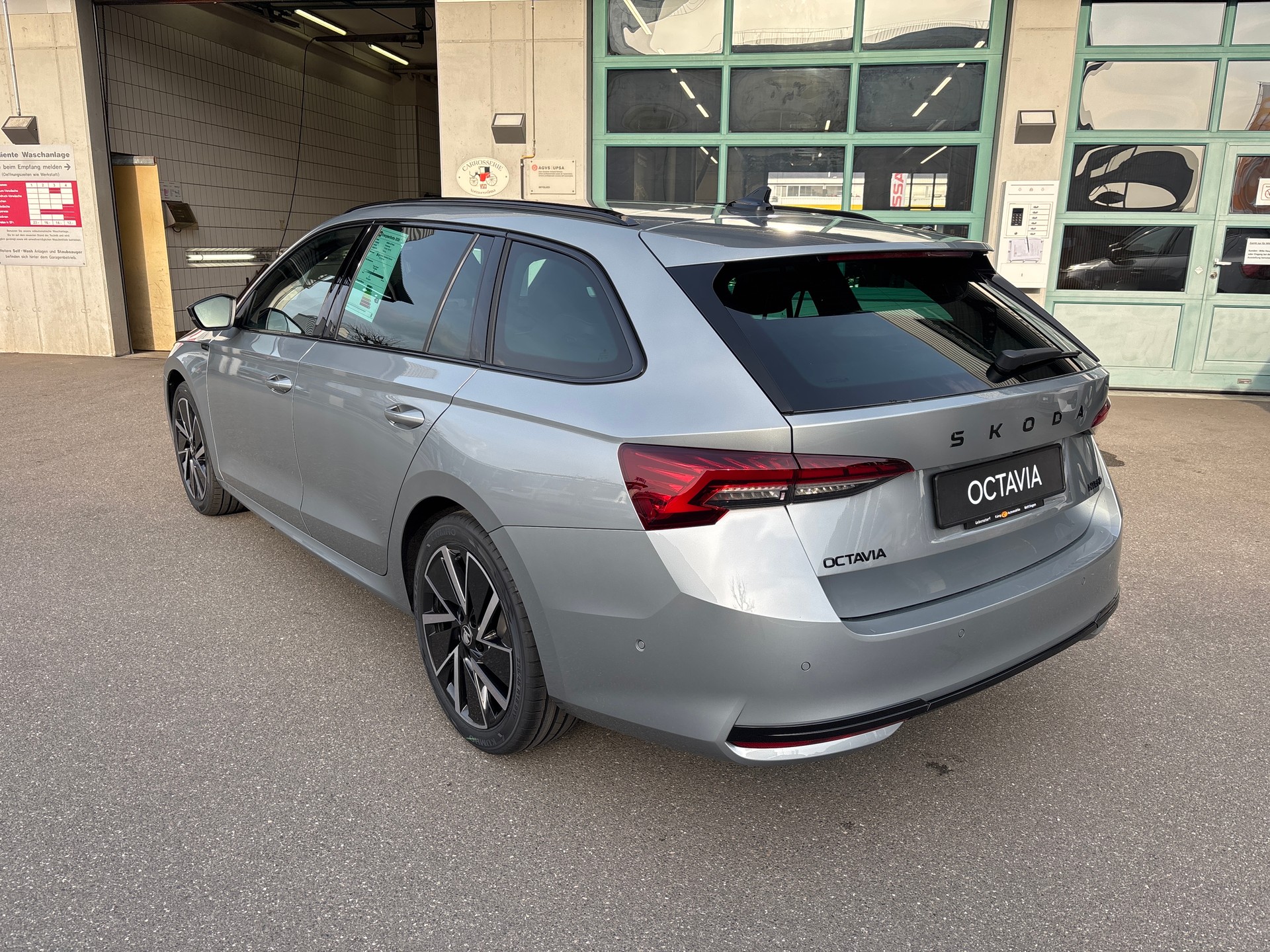 SKODA Octavia Combi 1.5 TSI mHEV DSG Dynamic-image-7