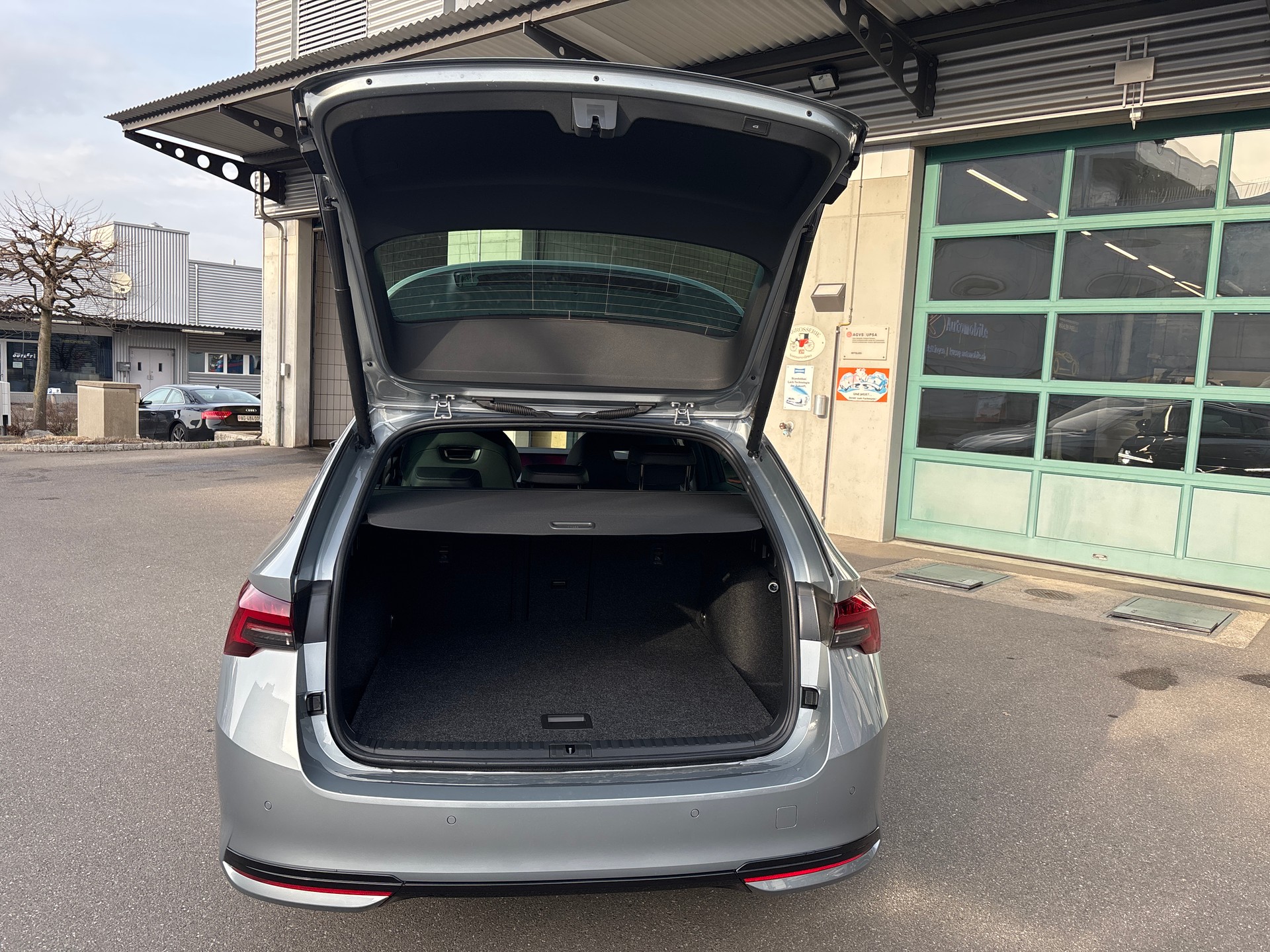 SKODA Octavia Combi 1.5 TSI mHEV DSG Dynamic-image-16