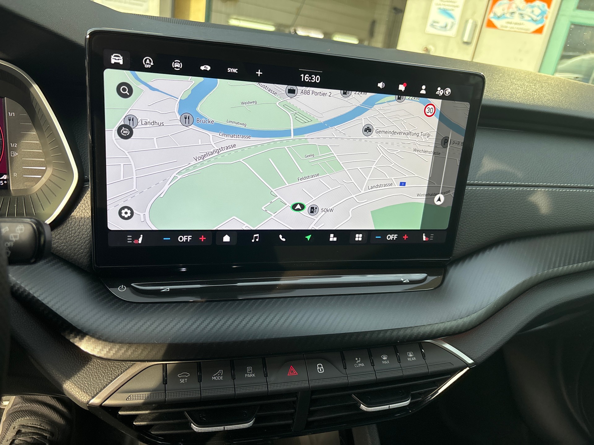 SKODA Octavia Combi 1.5 TSI mHEV DSG Dynamic-image-12