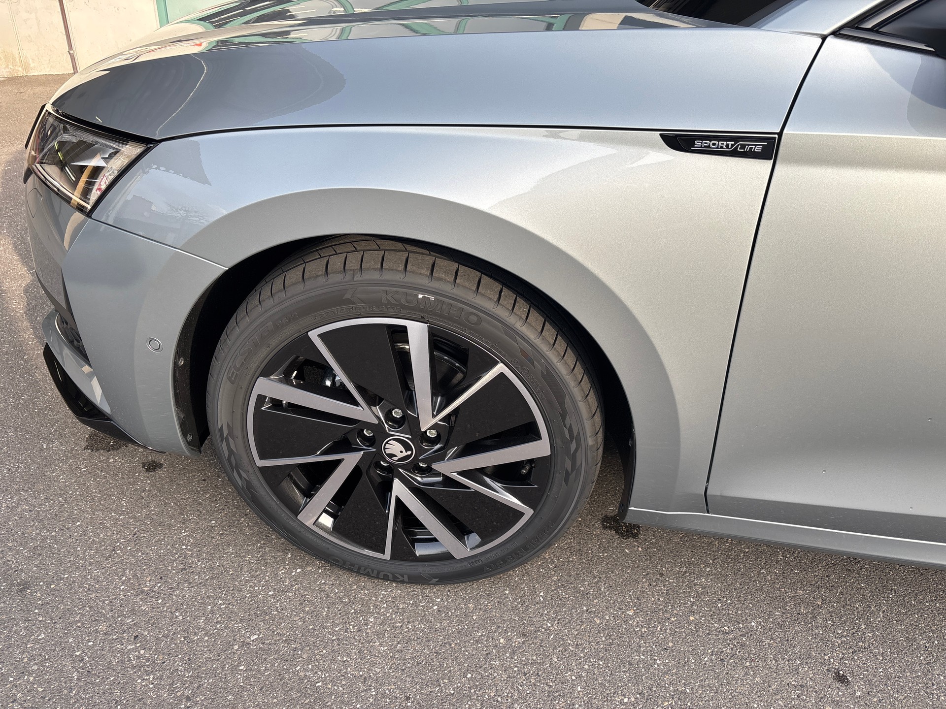 SKODA Octavia Combi 1.5 TSI mHEV DSG Dynamic-image-17