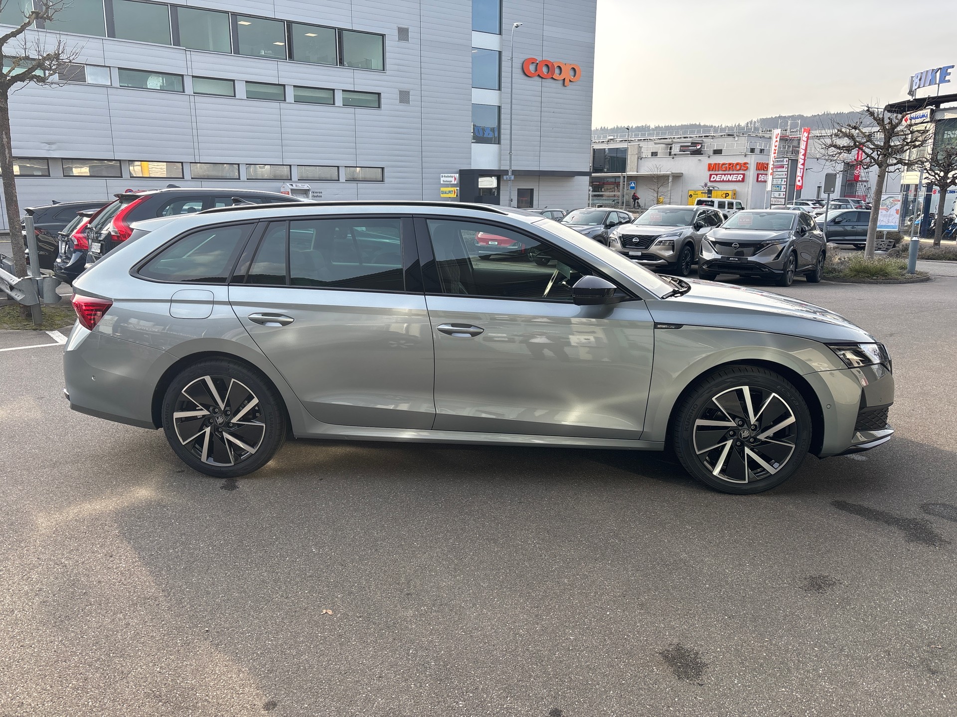 SKODA Octavia Combi 1.5 TSI mHEV DSG Dynamic-image-4