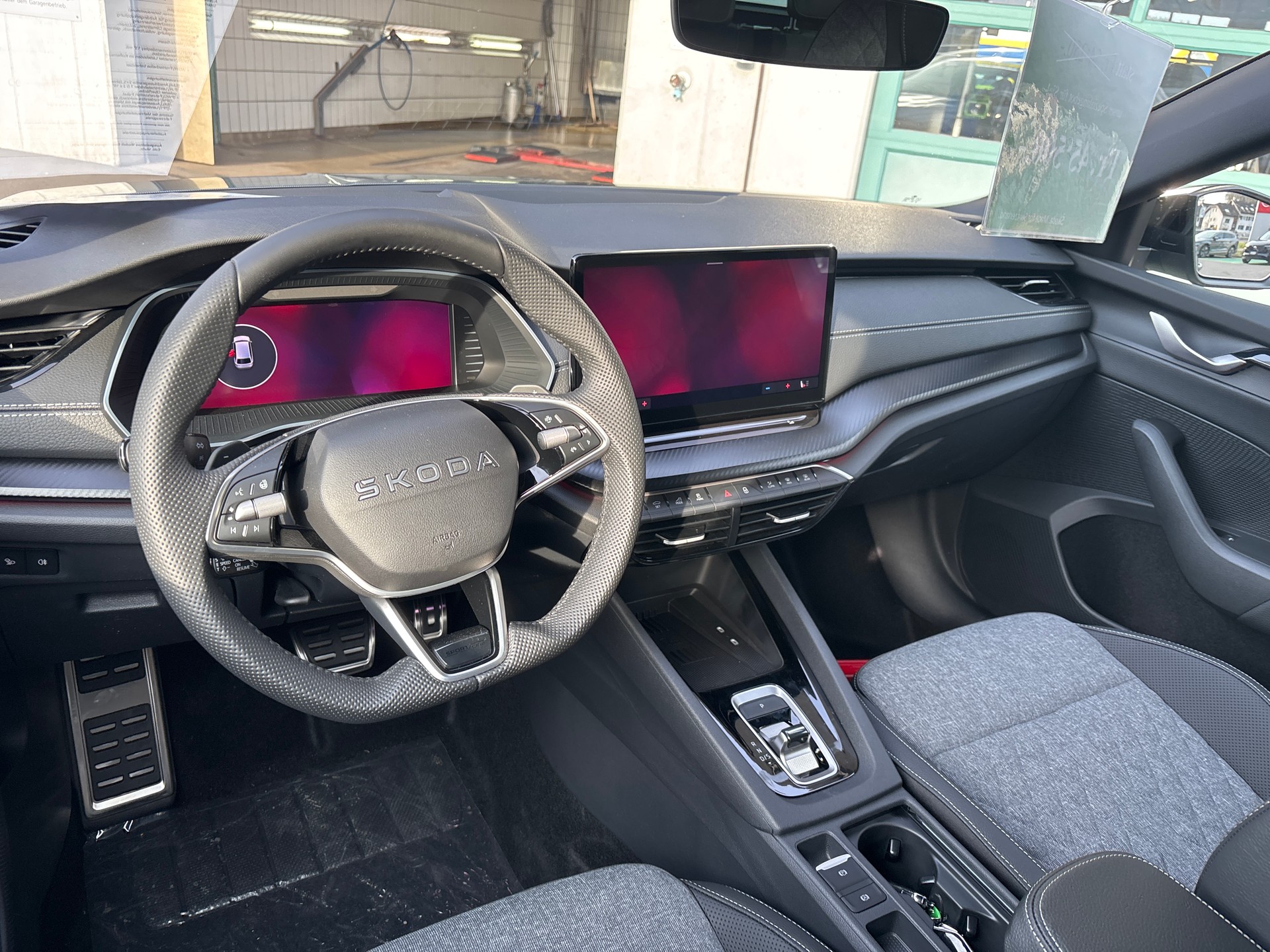 SKODA Octavia Combi 1.5 TSI mHEV DSG Dynamic-image-9