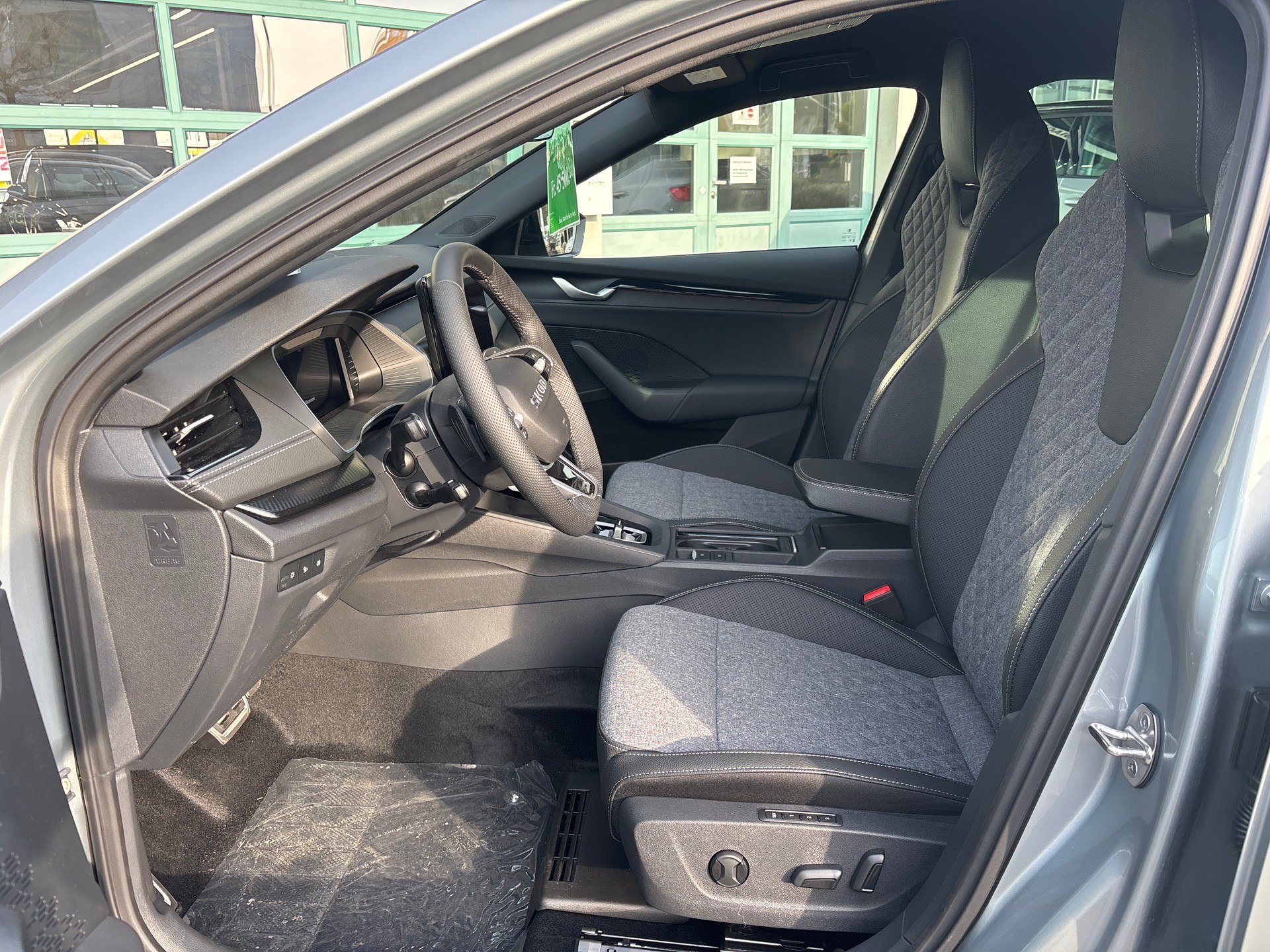 SKODA Octavia Combi 1.5 TSI mHEV DSG Dynamic-image-10