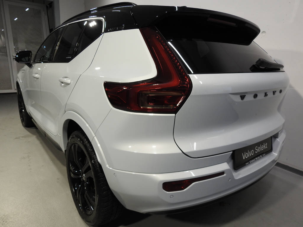 VOLVO XC40 1.5 T5 PiH R-Design-image-3