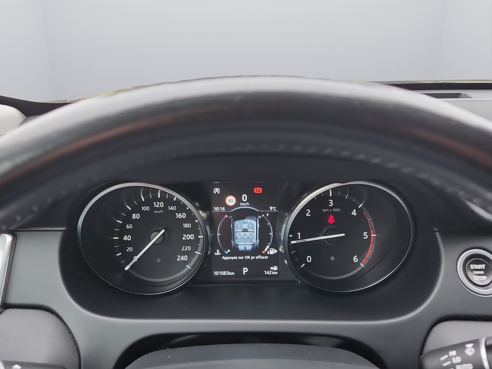 LAND ROVER Discovery Sport 2.0 TD4 HSE AT9-image-16
