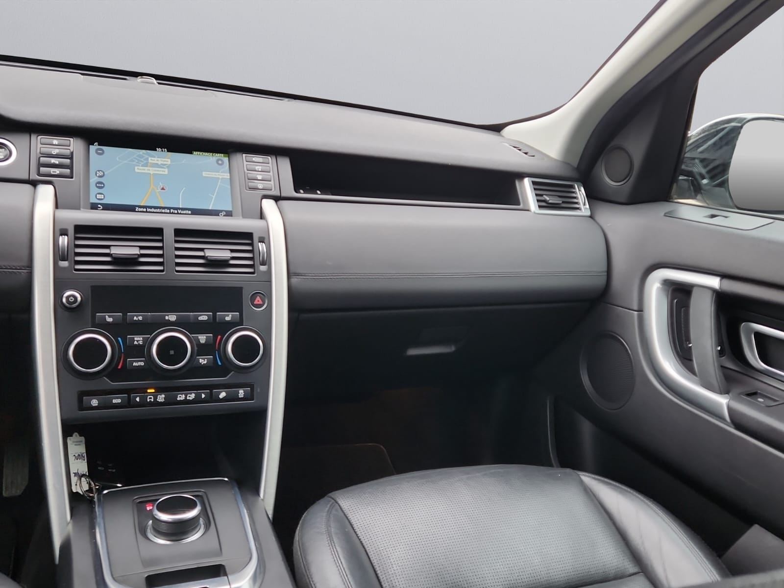 LAND ROVER Discovery Sport 2.0 TD4 HSE AT9-image-13