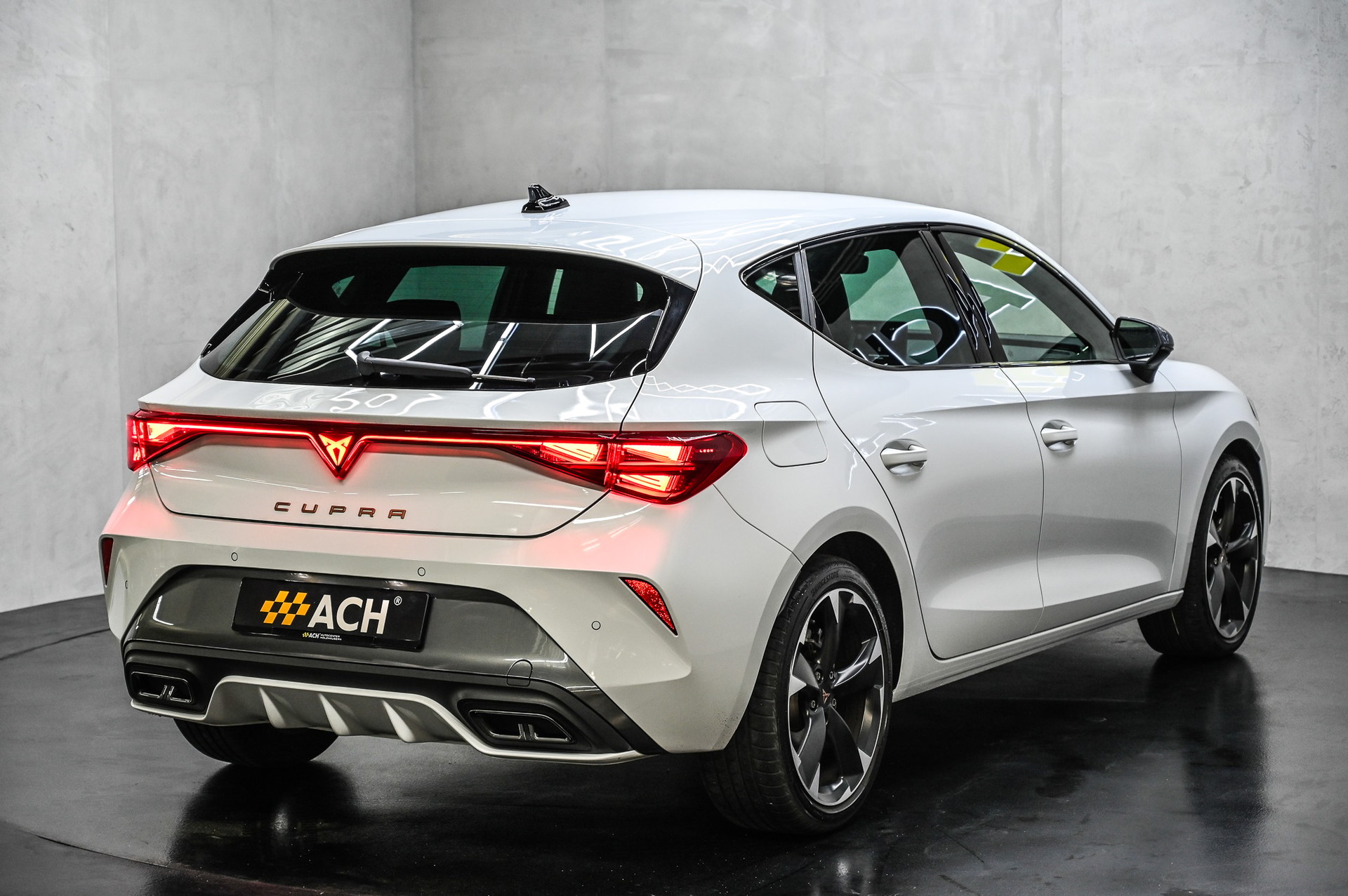 CUPRA Leon 2.0 TDI DSG-image-8