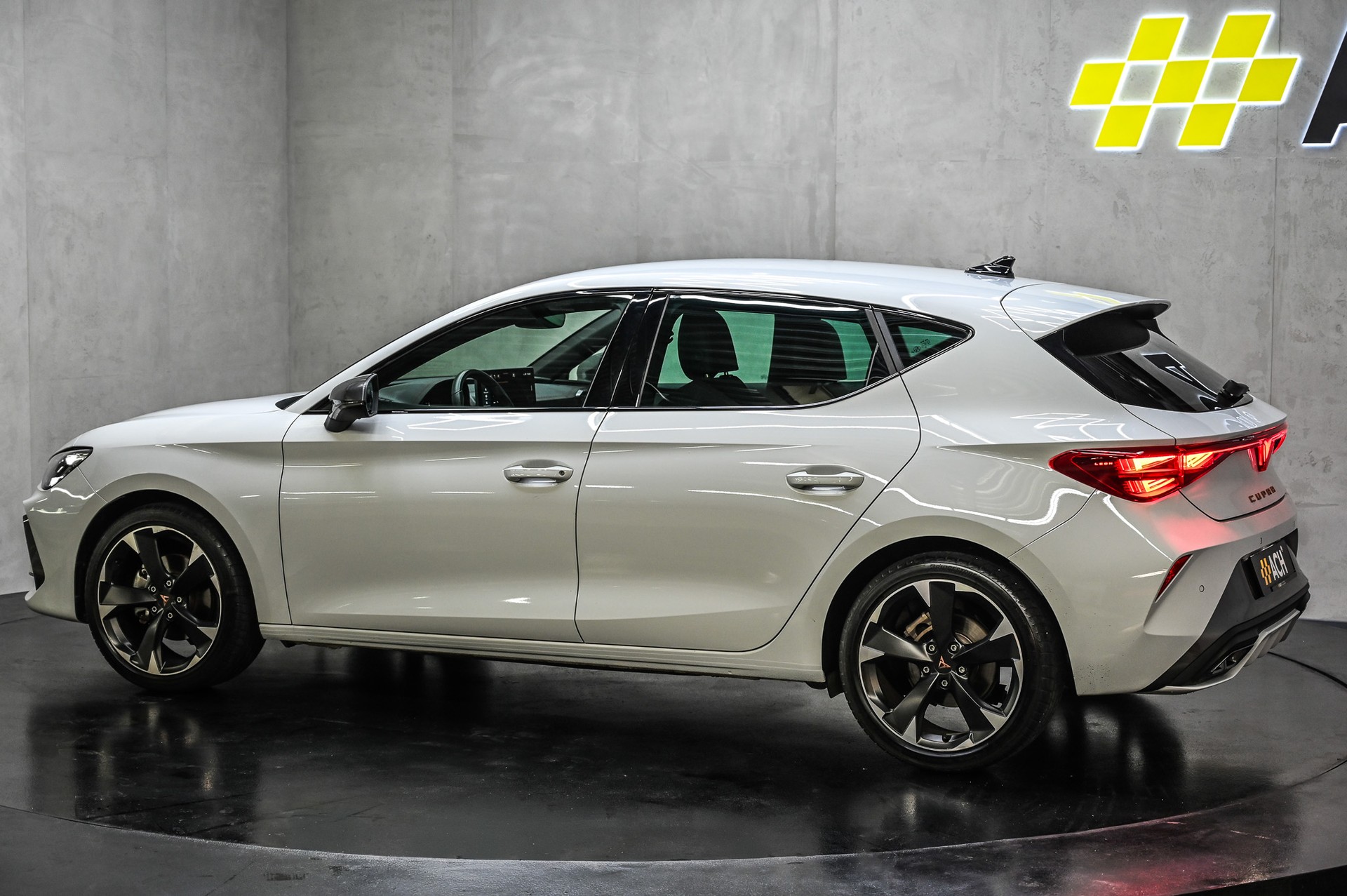 CUPRA Leon 2.0 TDI DSG-image-5