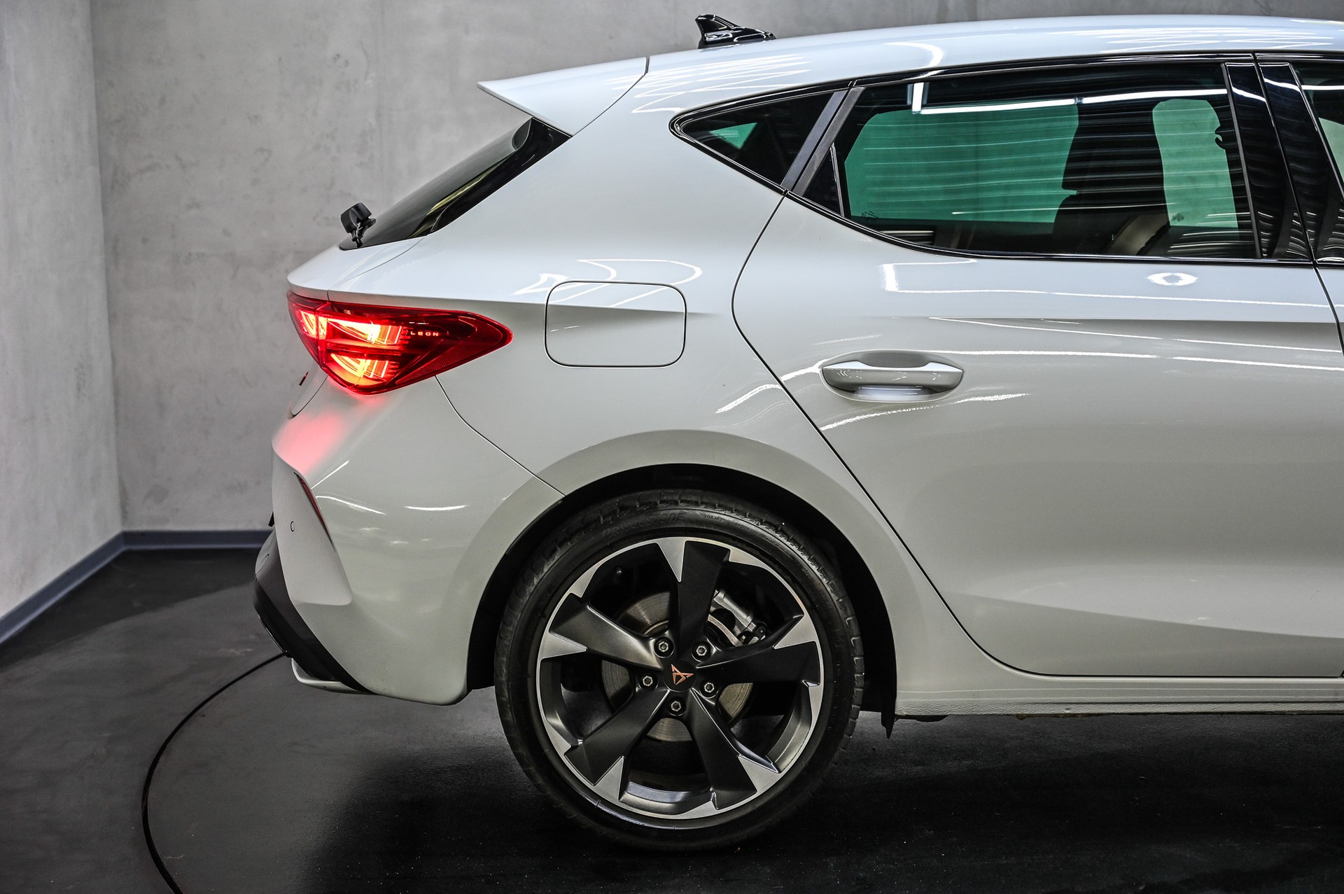 CUPRA Leon 2.0 TDI DSG-image-12