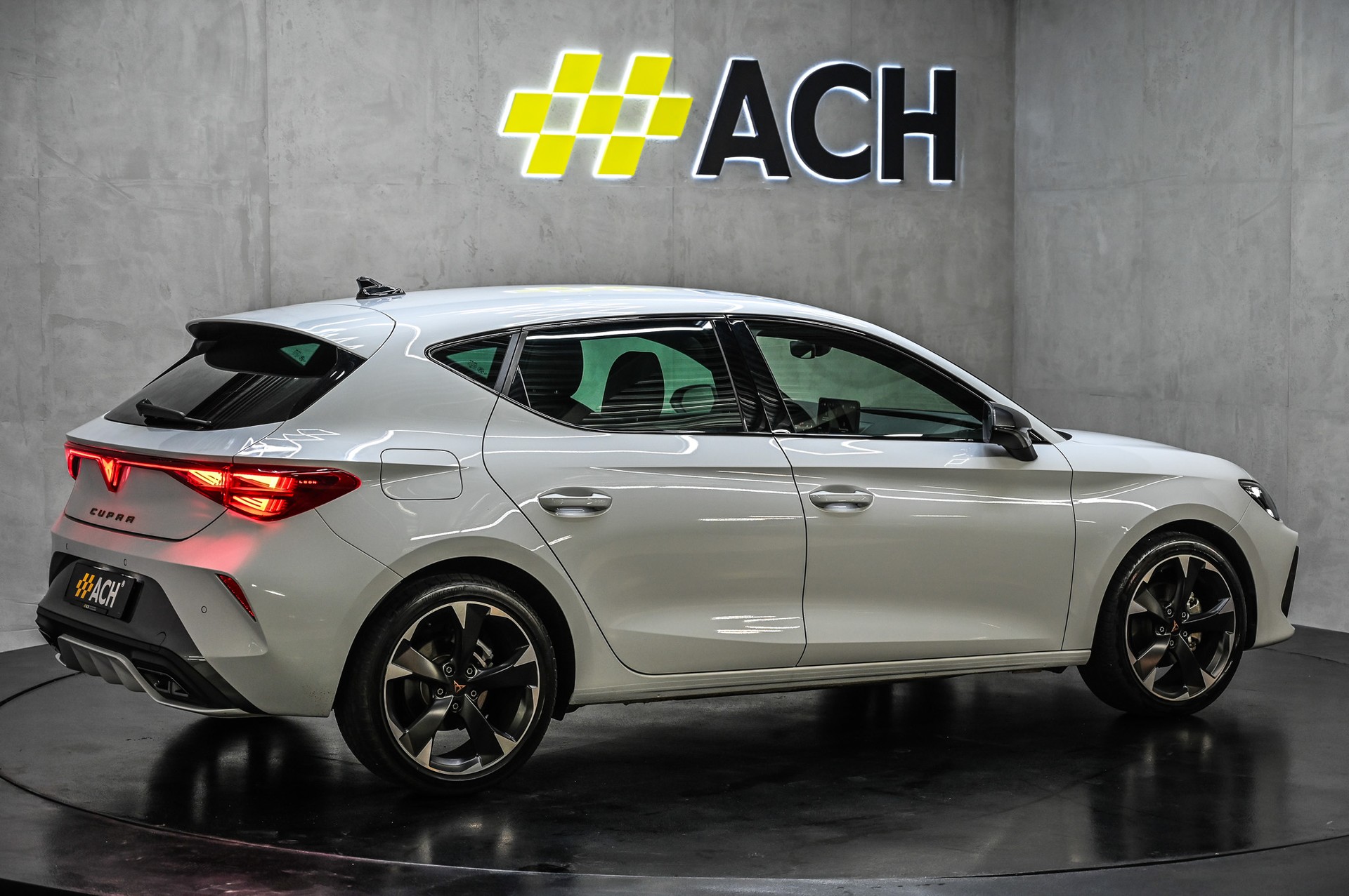 CUPRA Leon 2.0 TDI DSG-image-9