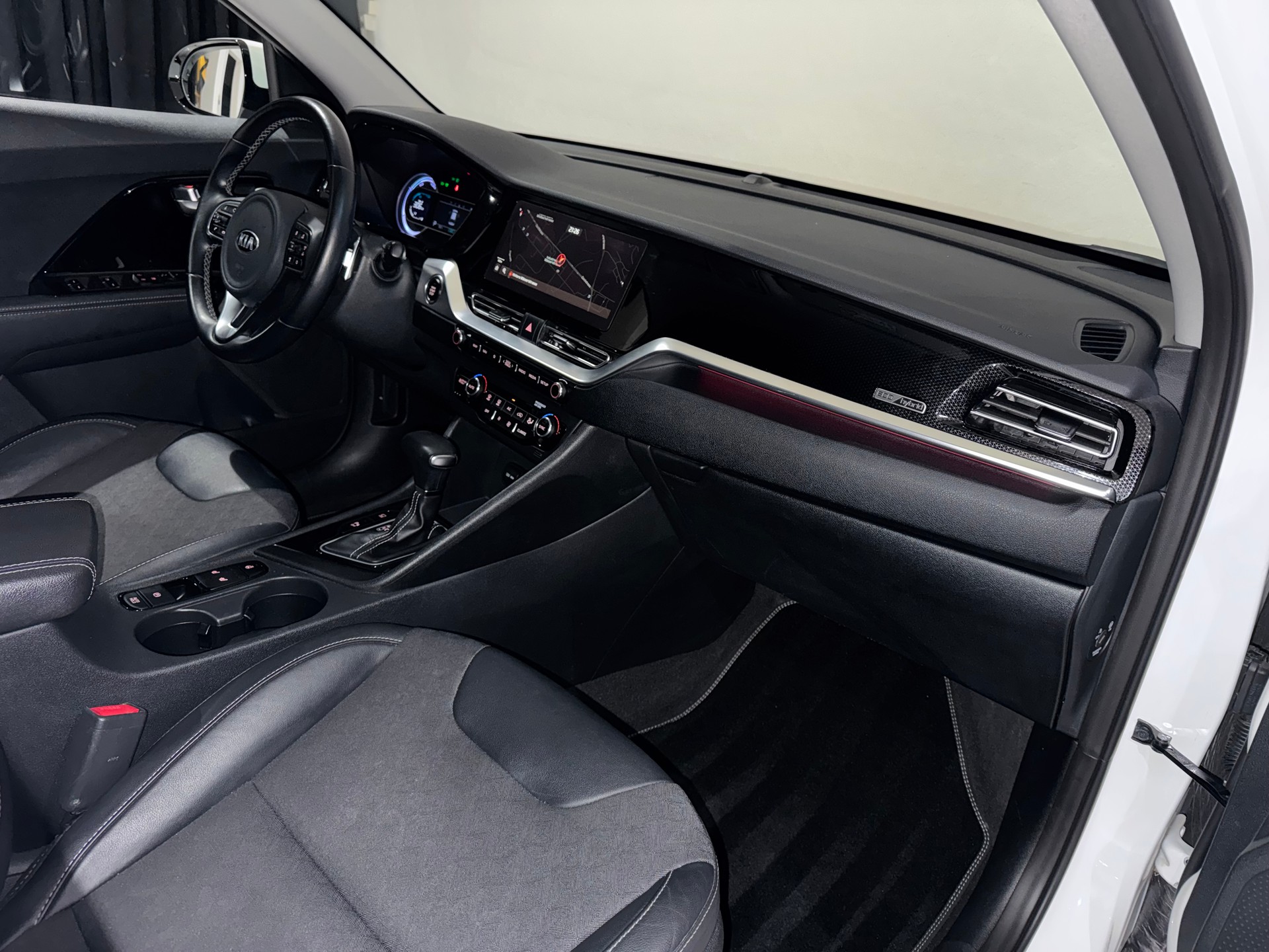 KIA Niro 1.6GDi Hybrid Power DCT | 1.Hand | Werksgarantie |-image-11