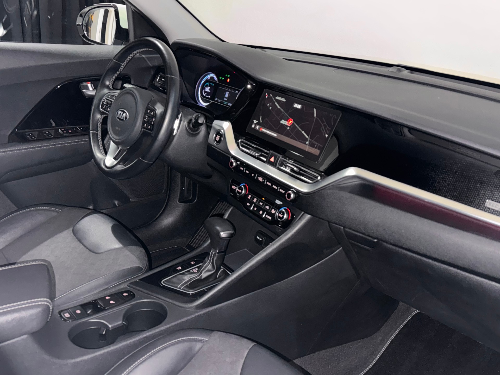 KIA Niro 1.6GDi Hybrid Power DCT | 1.Hand | Werksgarantie |-image-12