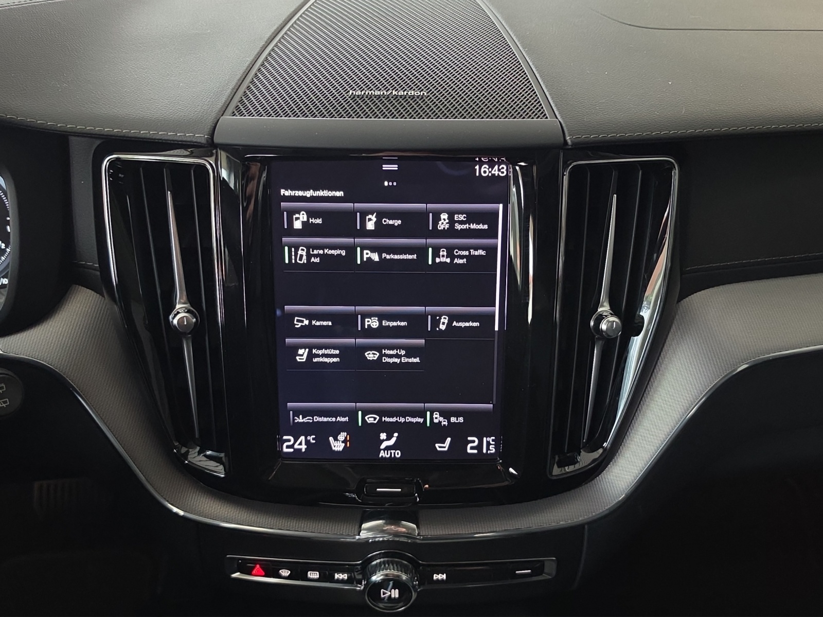 VOLVO XC60 T8 eAWD Inscription Geartronic-image-14
