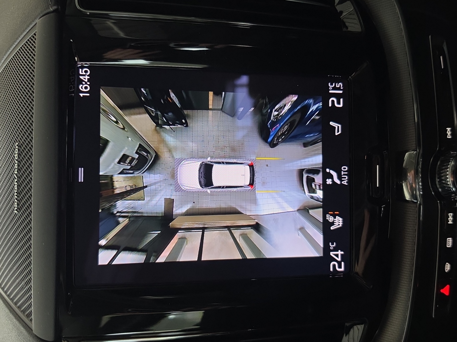 VOLVO XC60 T8 eAWD Inscription Geartronic-image-19