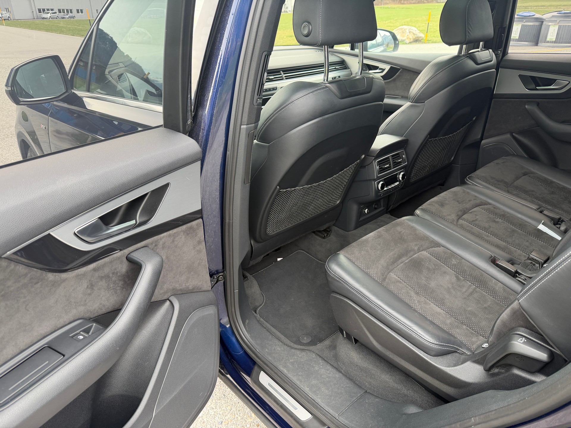 AUDI Q7 50 TDI quattro tiptronic-image-8