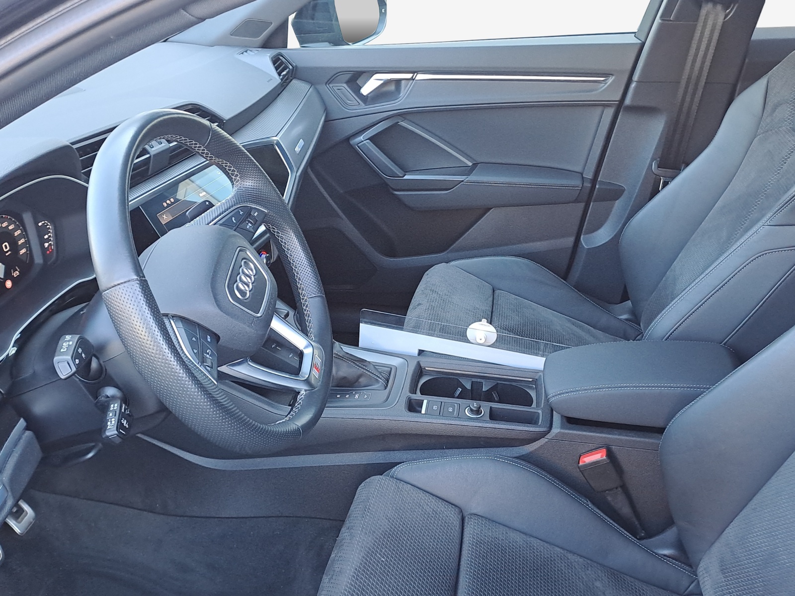 AUDI Q3 Sportback 45 TFSI e S line Attraction S-tronic-image-8
