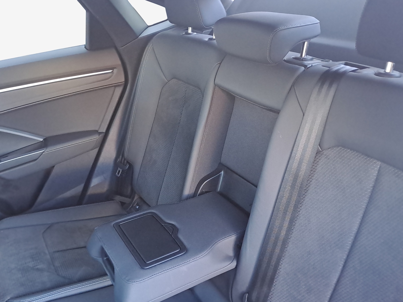 AUDI Q3 Sportback 45 TFSI e S line Attraction S-tronic-image-12