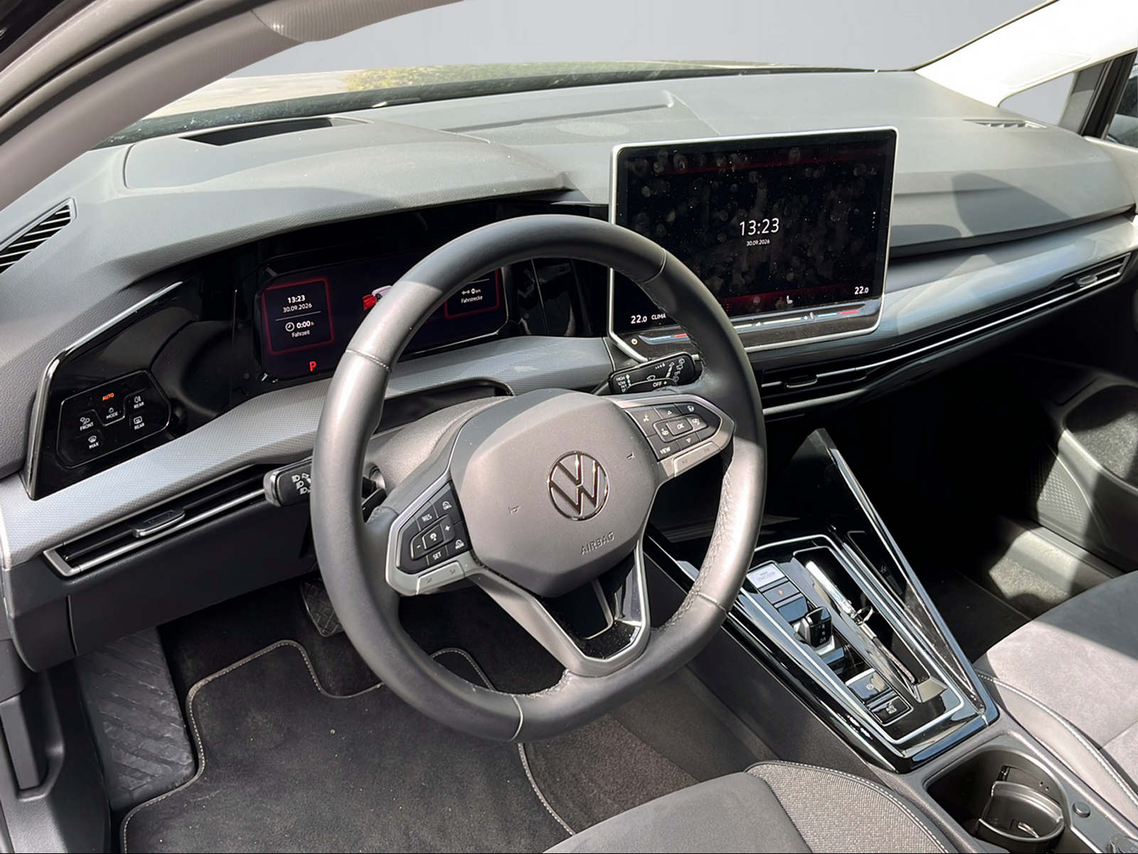 VW Golf 1.5 TSI PHEV Style-image-5