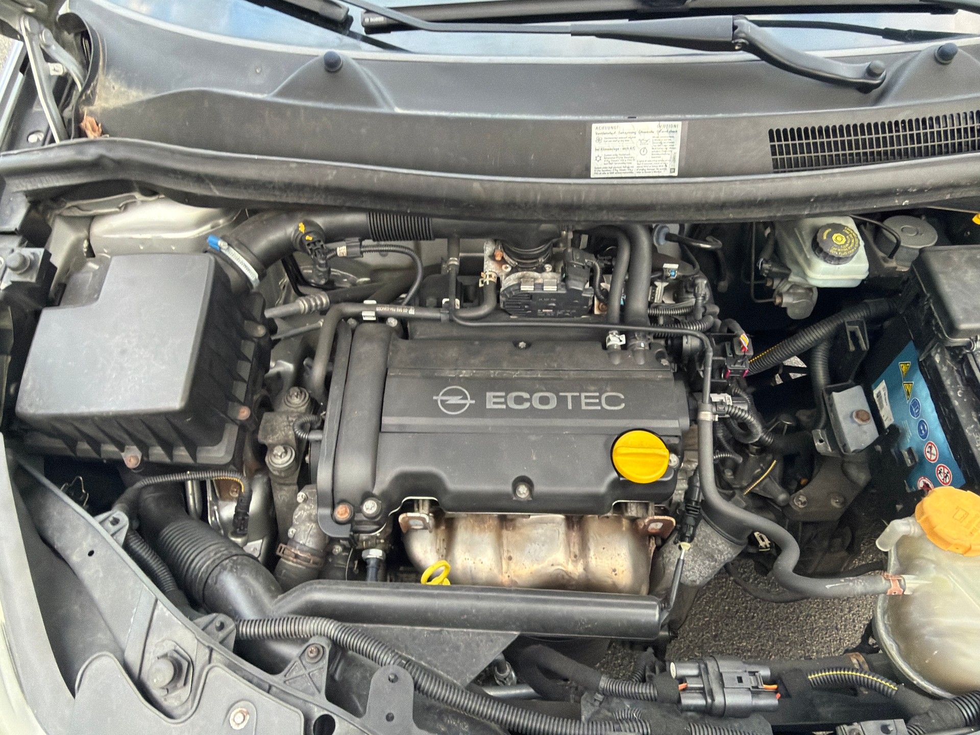 OPEL Corsa 1.4 TP Enjoy 3 Portes-image-15
