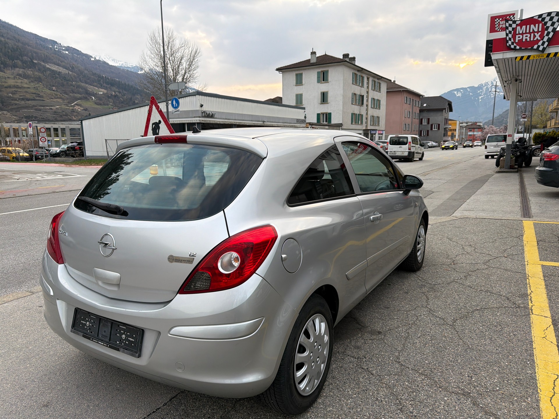 OPEL Corsa 1.4 TP Enjoy 3 Portes-image-4