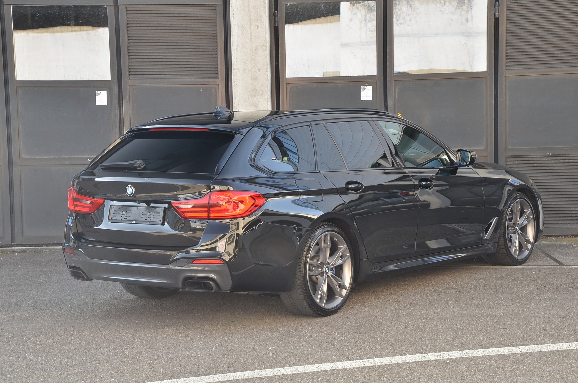 BMW M550d xDrive Touring Steptronic-image-20