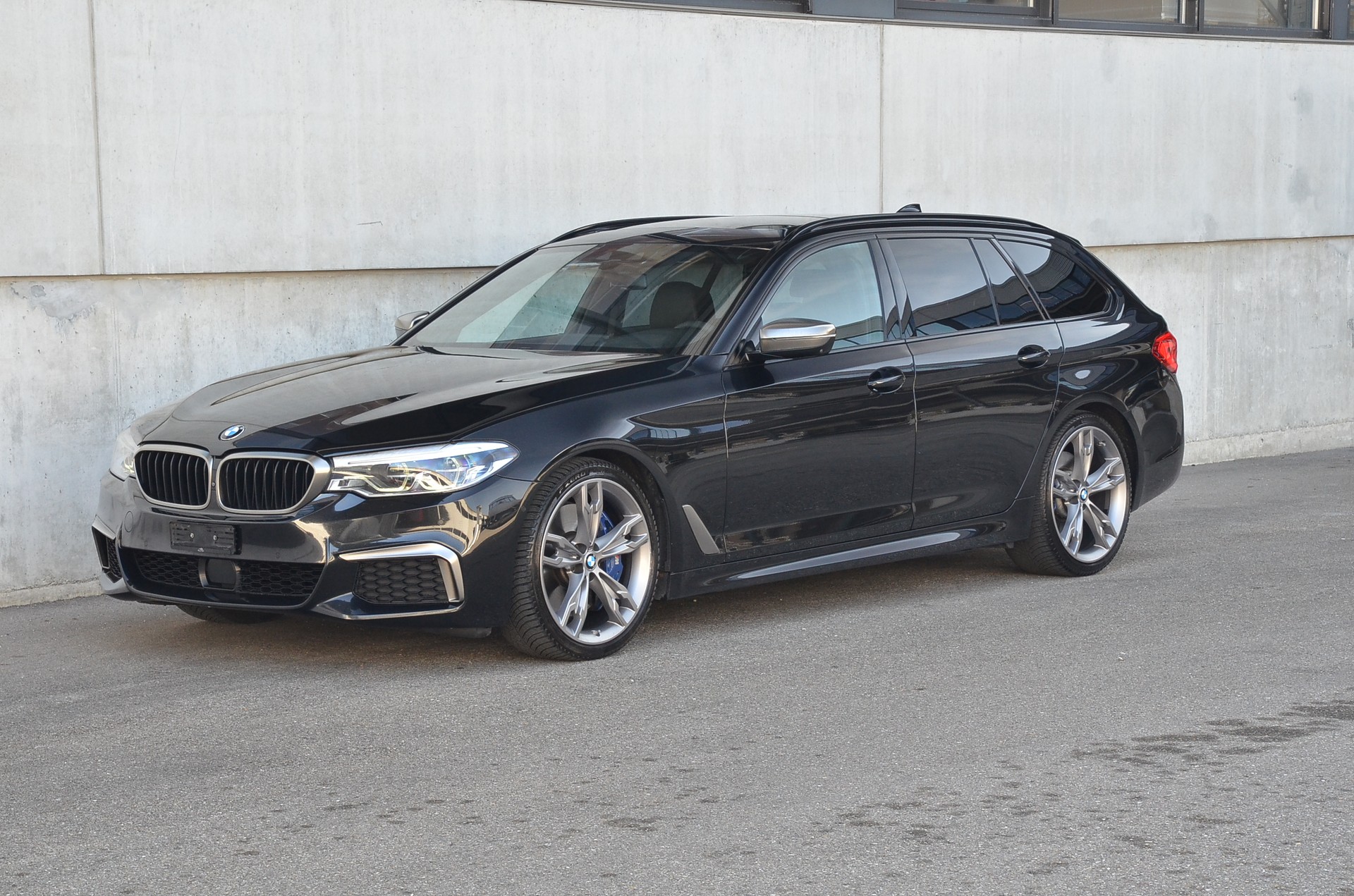 BMW M550d xDrive Touring Steptronic-image-4