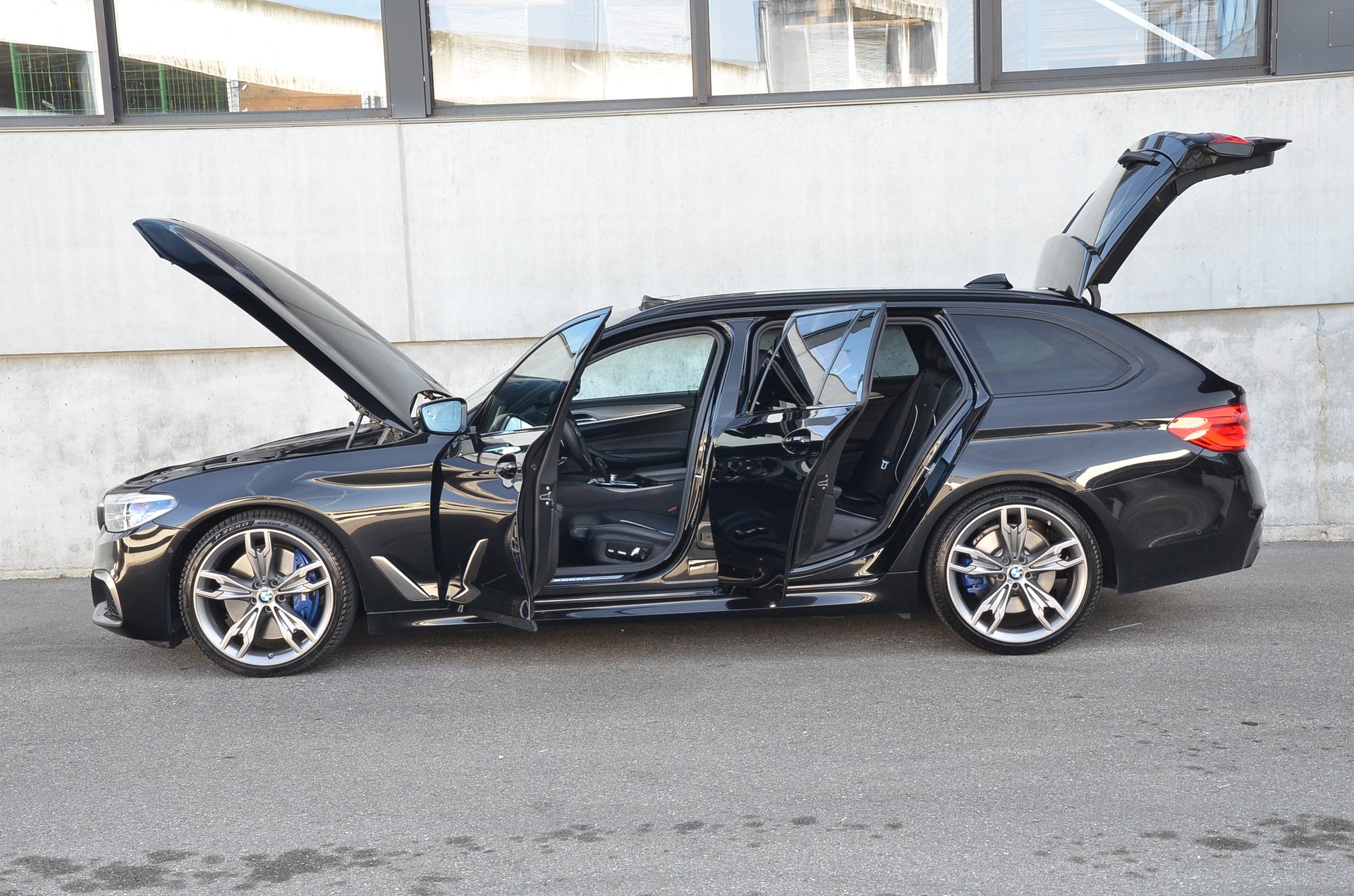 BMW M550d xDrive Touring Steptronic-image-9