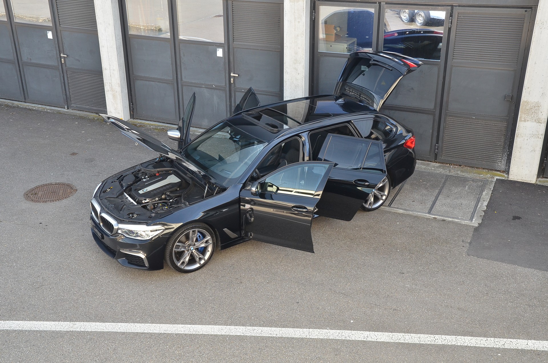BMW M550d xDrive Touring Steptronic-image-29