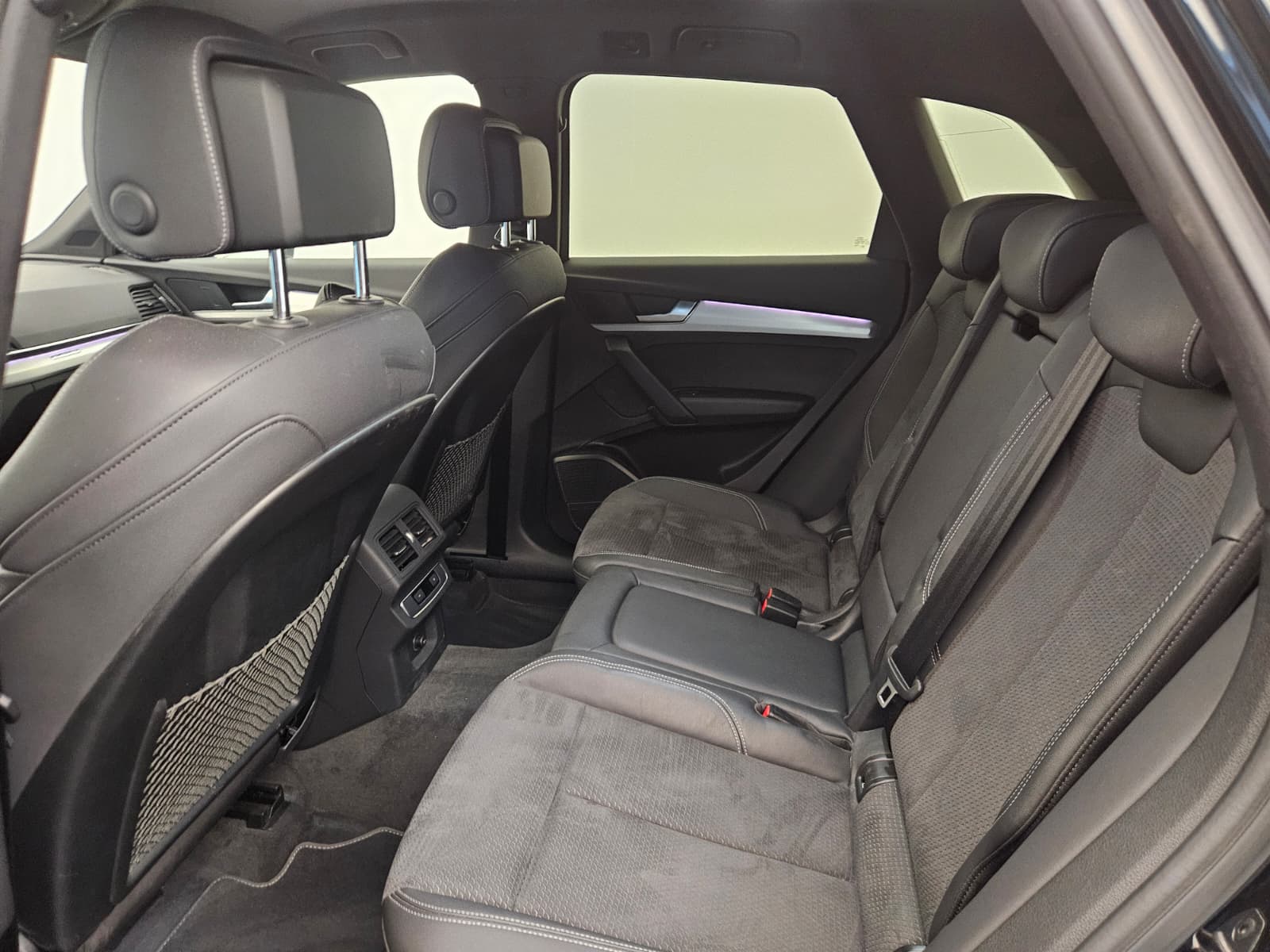 AUDI Q5 50 TFSI e PHEV Black Edition quattro S-tronic-image-12