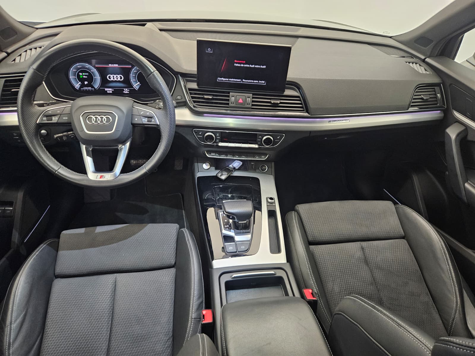 AUDI Q5 50 TFSI e PHEV Black Edition quattro S-tronic-image-9
