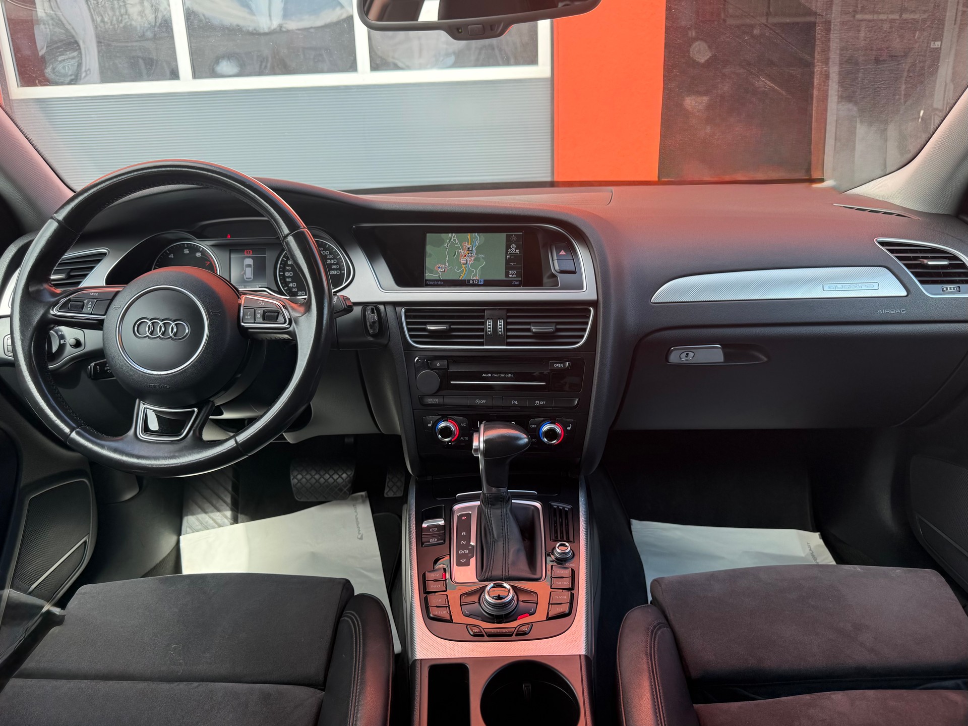 AUDI A4 Avant 2.0 TFSI quattro s-tronic-image-5