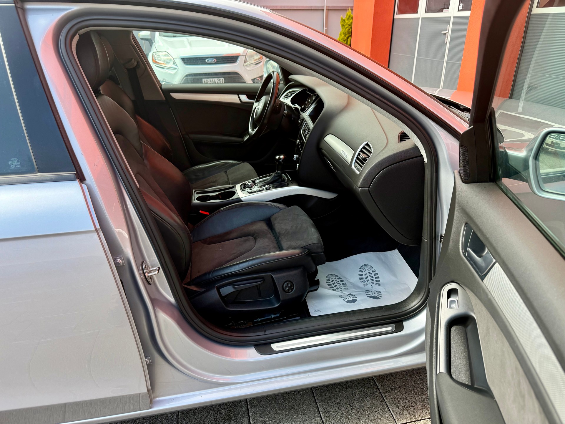 AUDI A4 Avant 2.0 TFSI quattro s-tronic-image-7