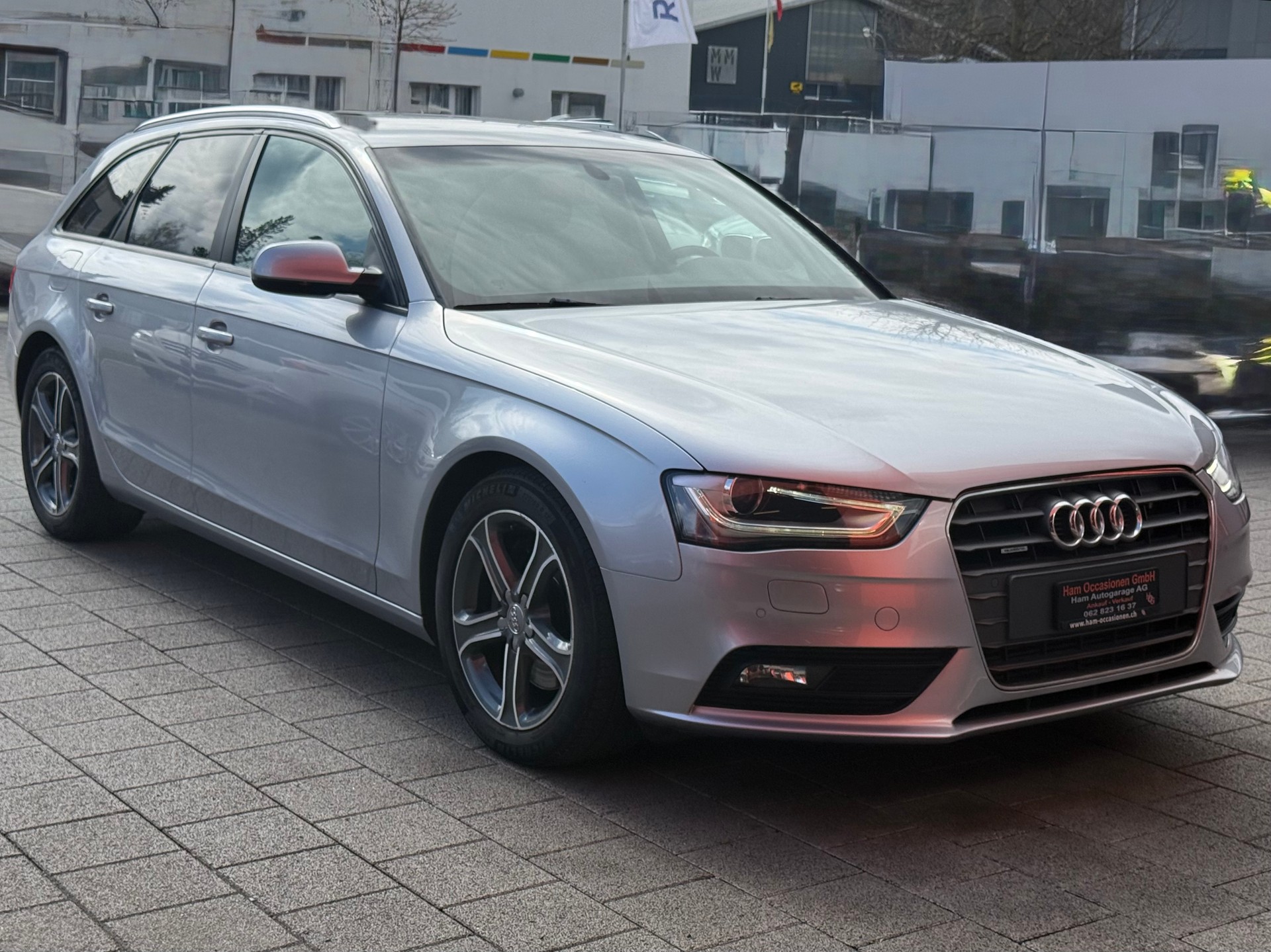 AUDI A4 Avant 2.0 TFSI quattro s-tronic-image-4