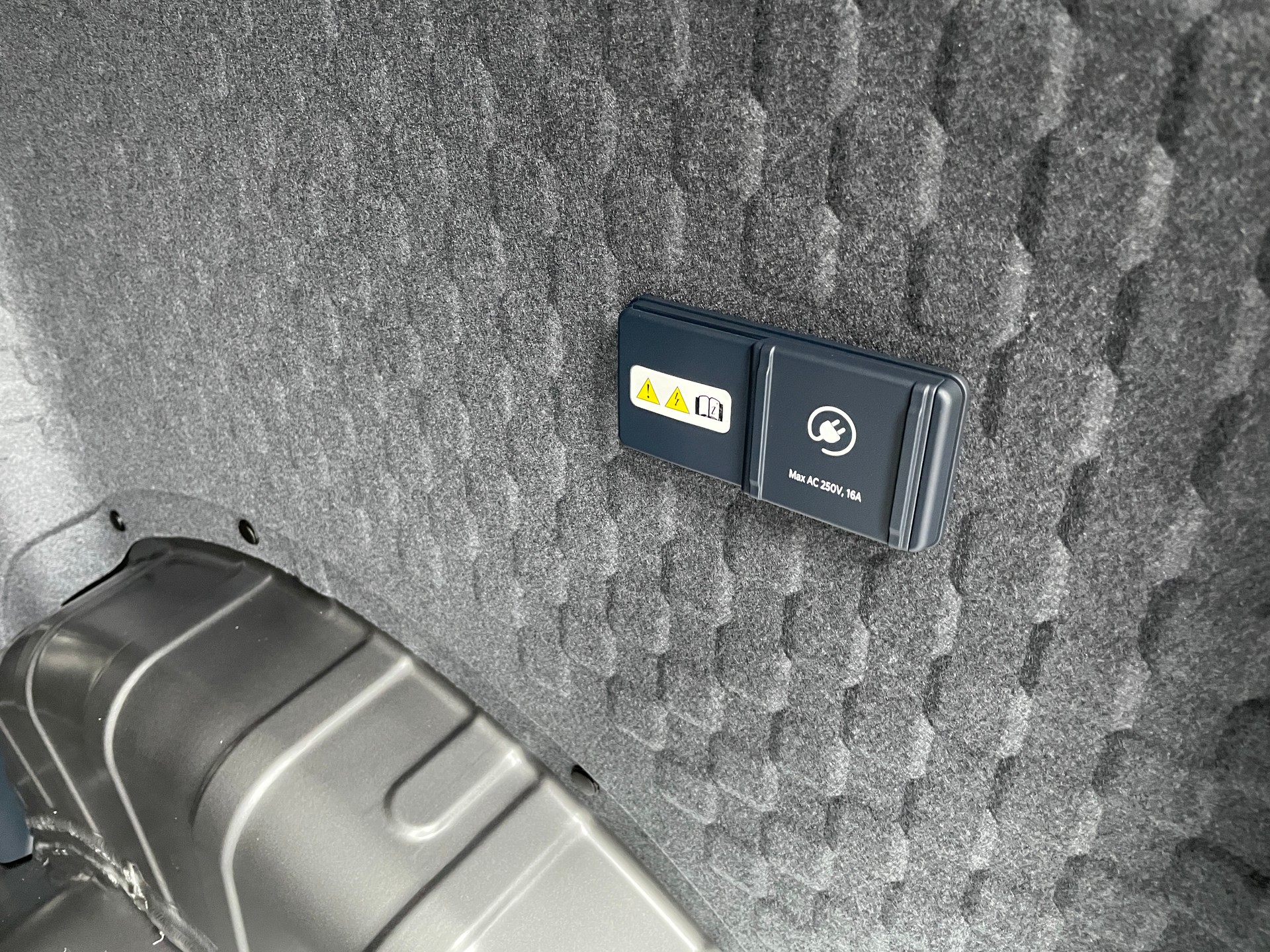 KIA PV5 Cargo 71.2 kWh Plus mit Wärmepumpe, 2-Schiebetüren-image-8
