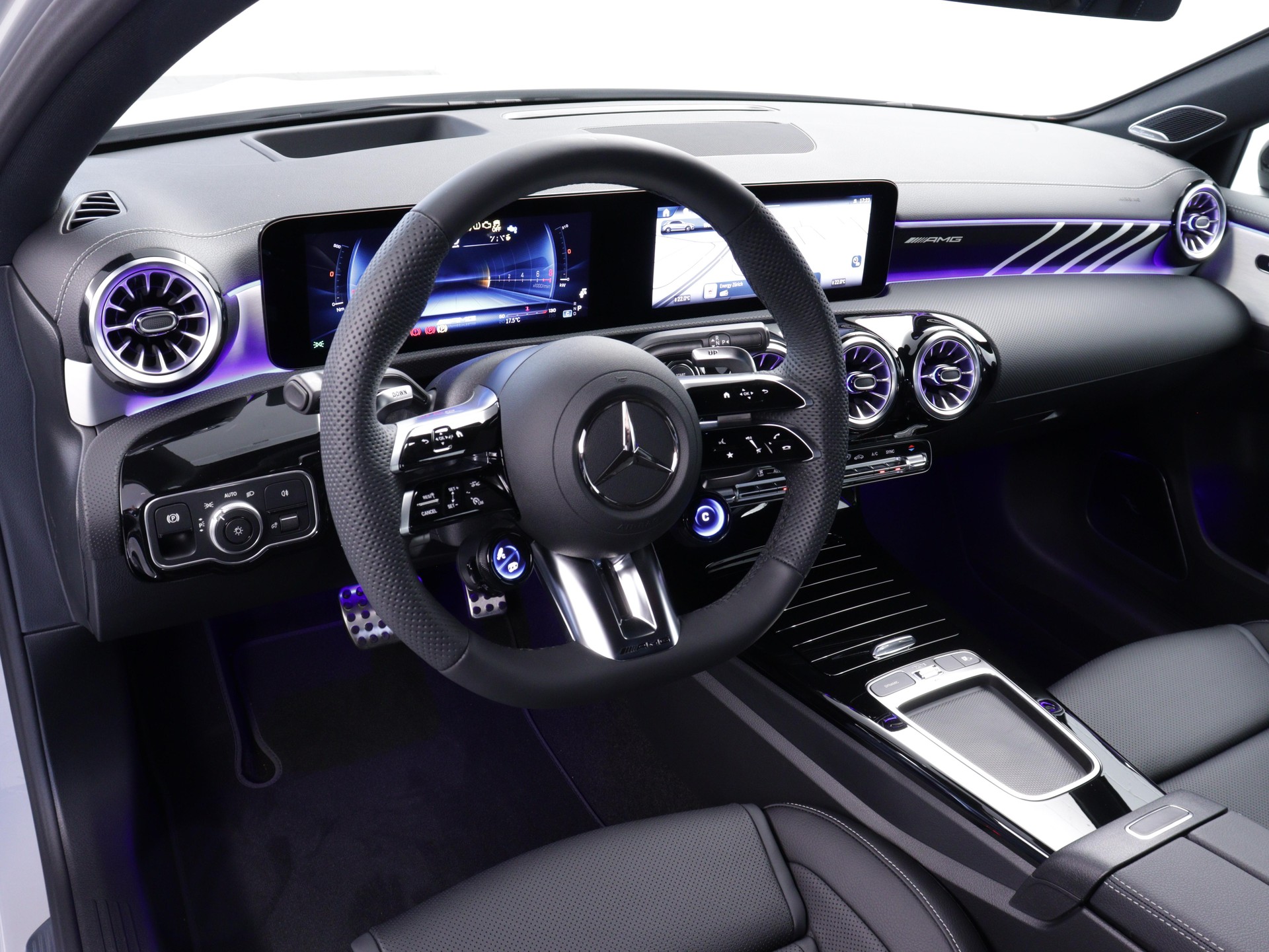MERCEDES-BENZ A 45 S AMG 4matic+-image-5