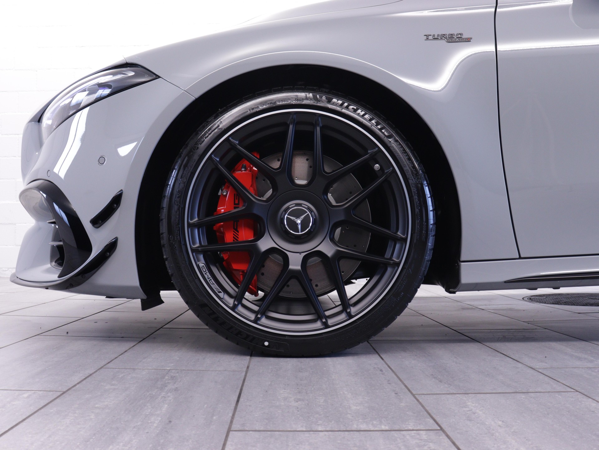 MERCEDES-BENZ A 45 S AMG 4matic+-image-12