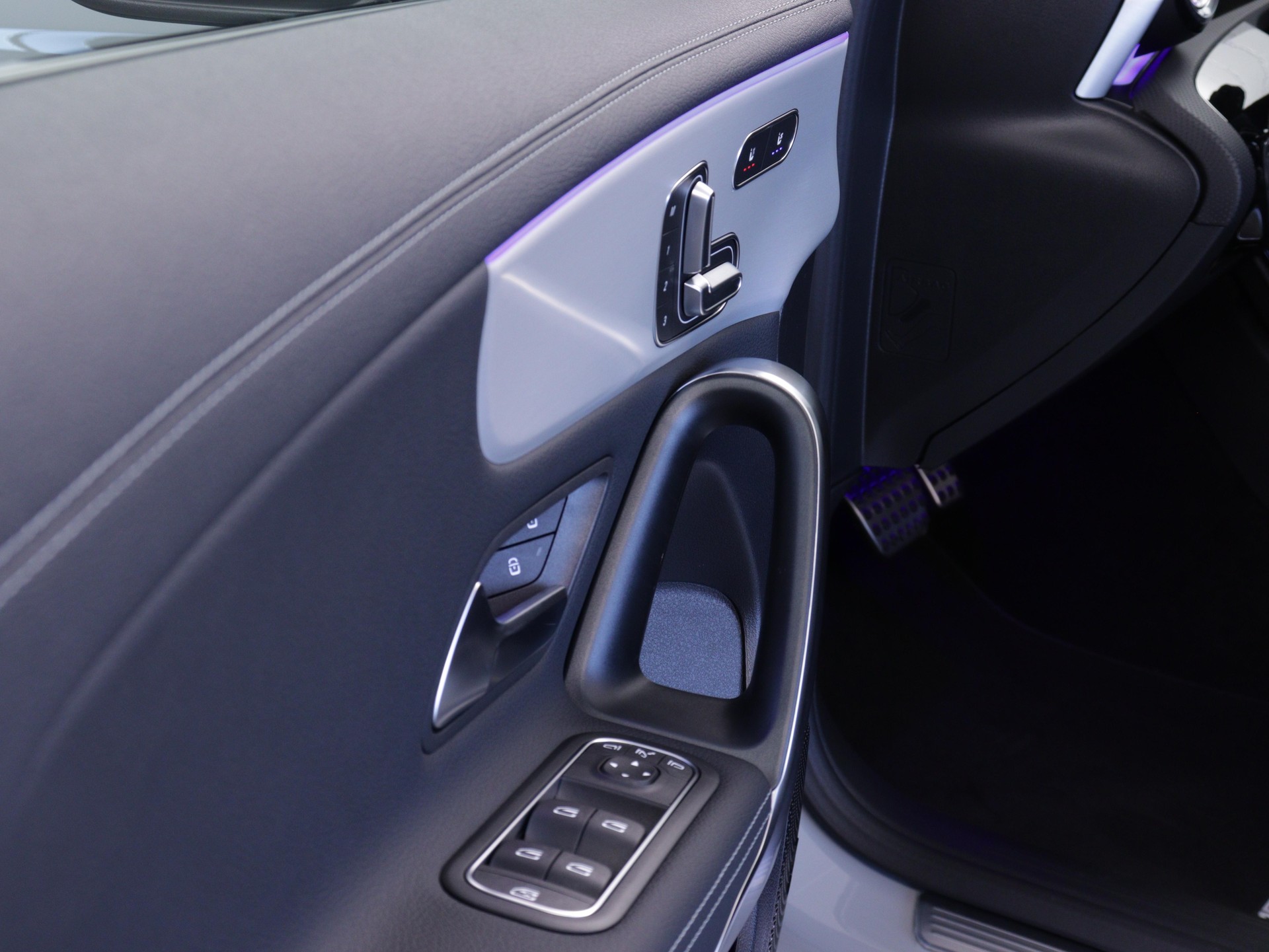 MERCEDES-BENZ A 45 S AMG 4matic+-image-8