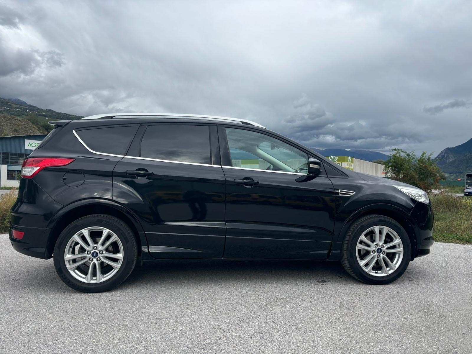 FORD Kuga 1.6 SCTi Titanium 4WD Automatic-image-5
