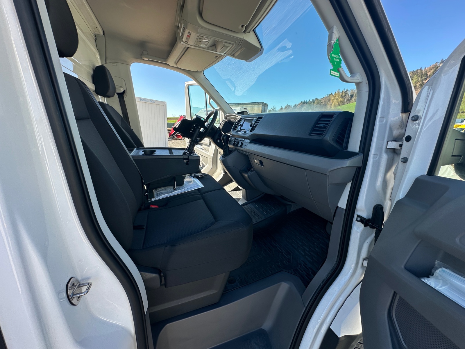 MAN TGE 3.180 Koffer / Hebebühne / AHK-image-9