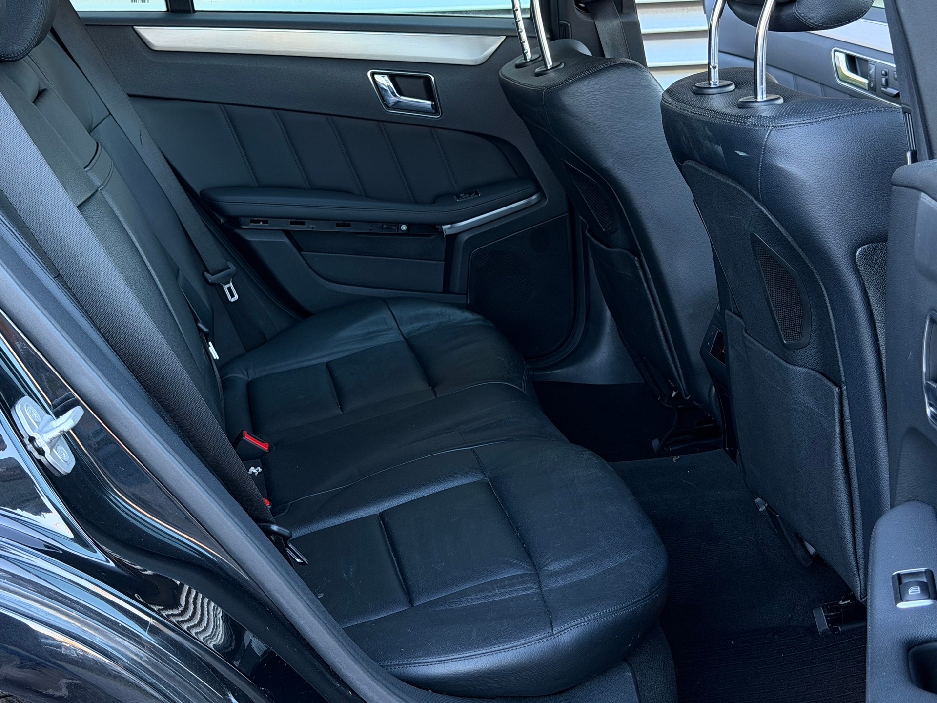 MERCEDES-BENZ E 350 CDI BlueEfficiency 4Matic 7G-Tronic-image-13