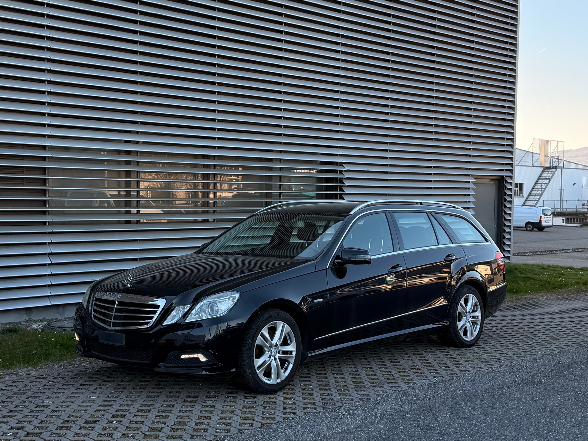 MERCEDES-BENZ E 350 CDI BlueEfficiency 4Matic 7G-Tronic-image-1