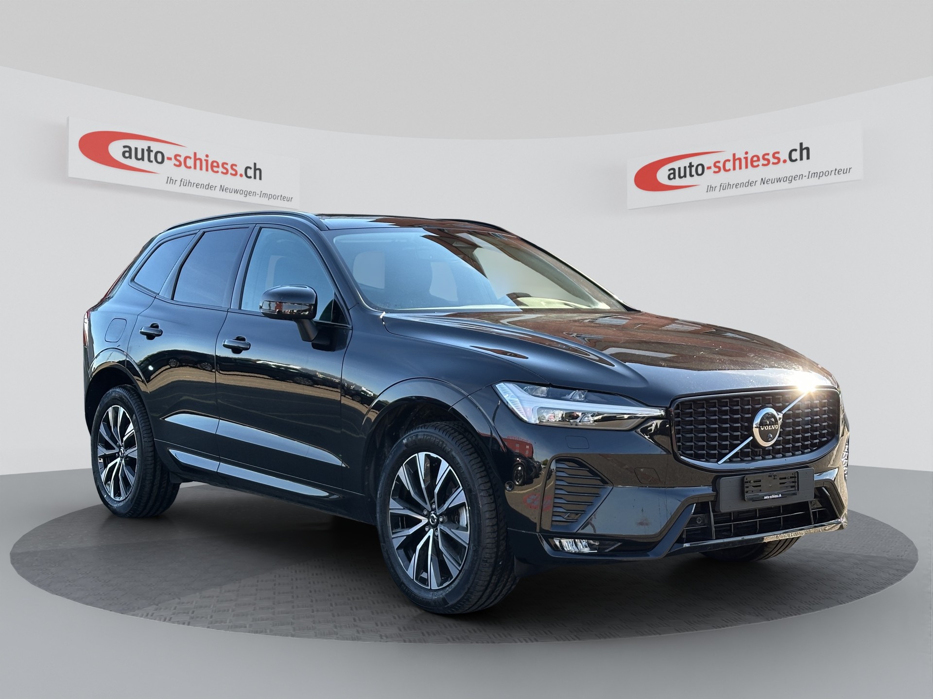 VOLVO XC60 B5 AWD Plus Dark Geartronic-image-0