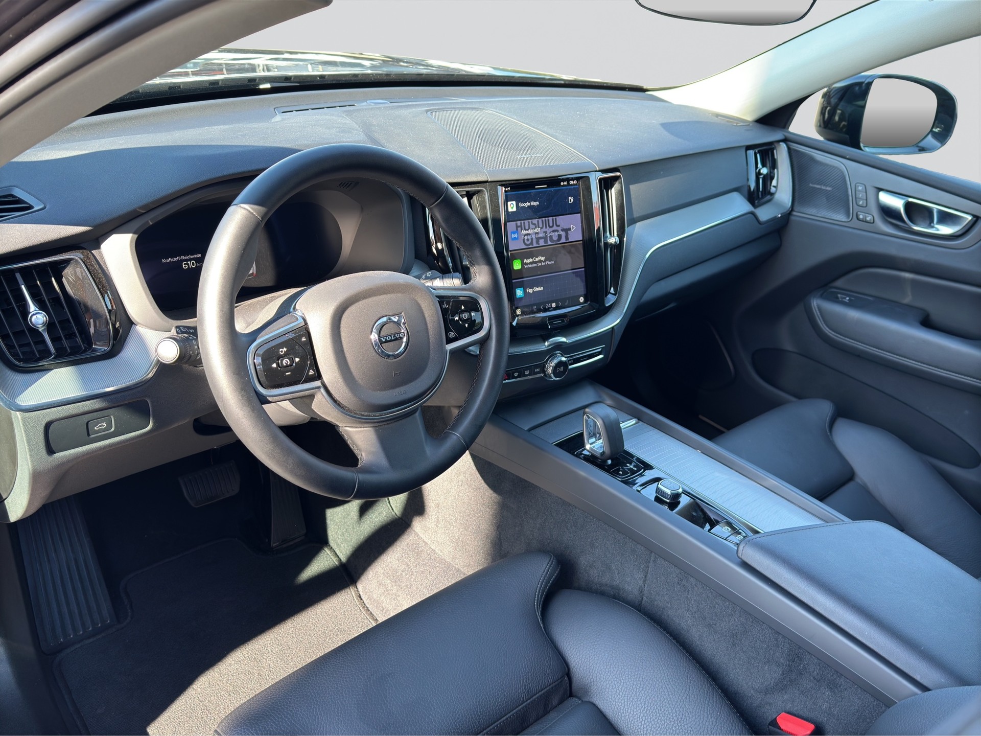 VOLVO XC60 B5 AWD Plus Dark Geartronic-image-6