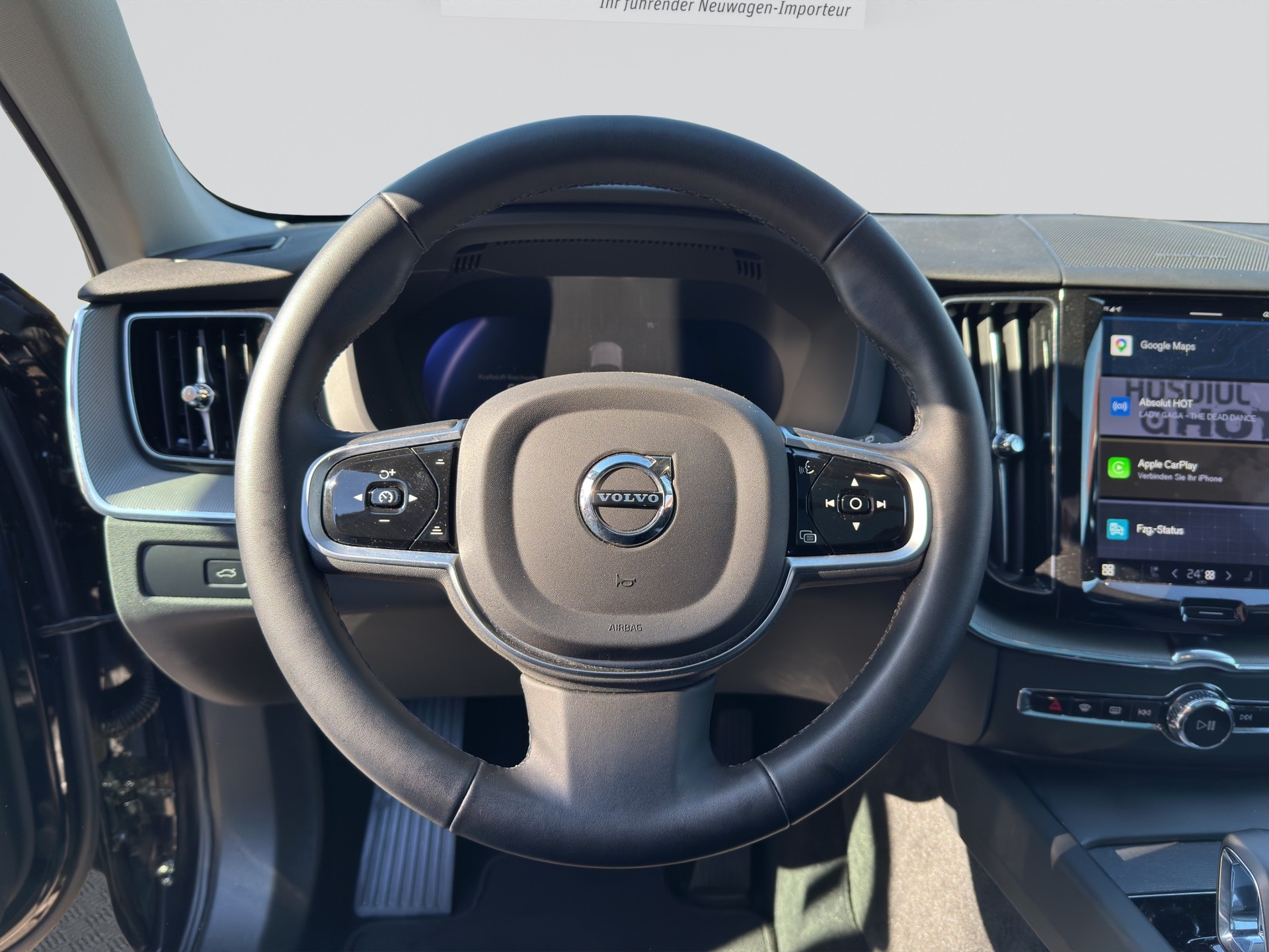 VOLVO XC60 B5 AWD Plus Dark Geartronic-image-10