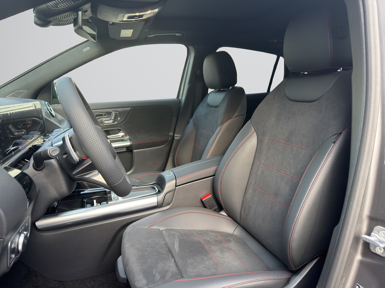 Image MERCEDES-BENZ GLA-220 GLA 220d 4Matic 8G-DCTSwiss Star