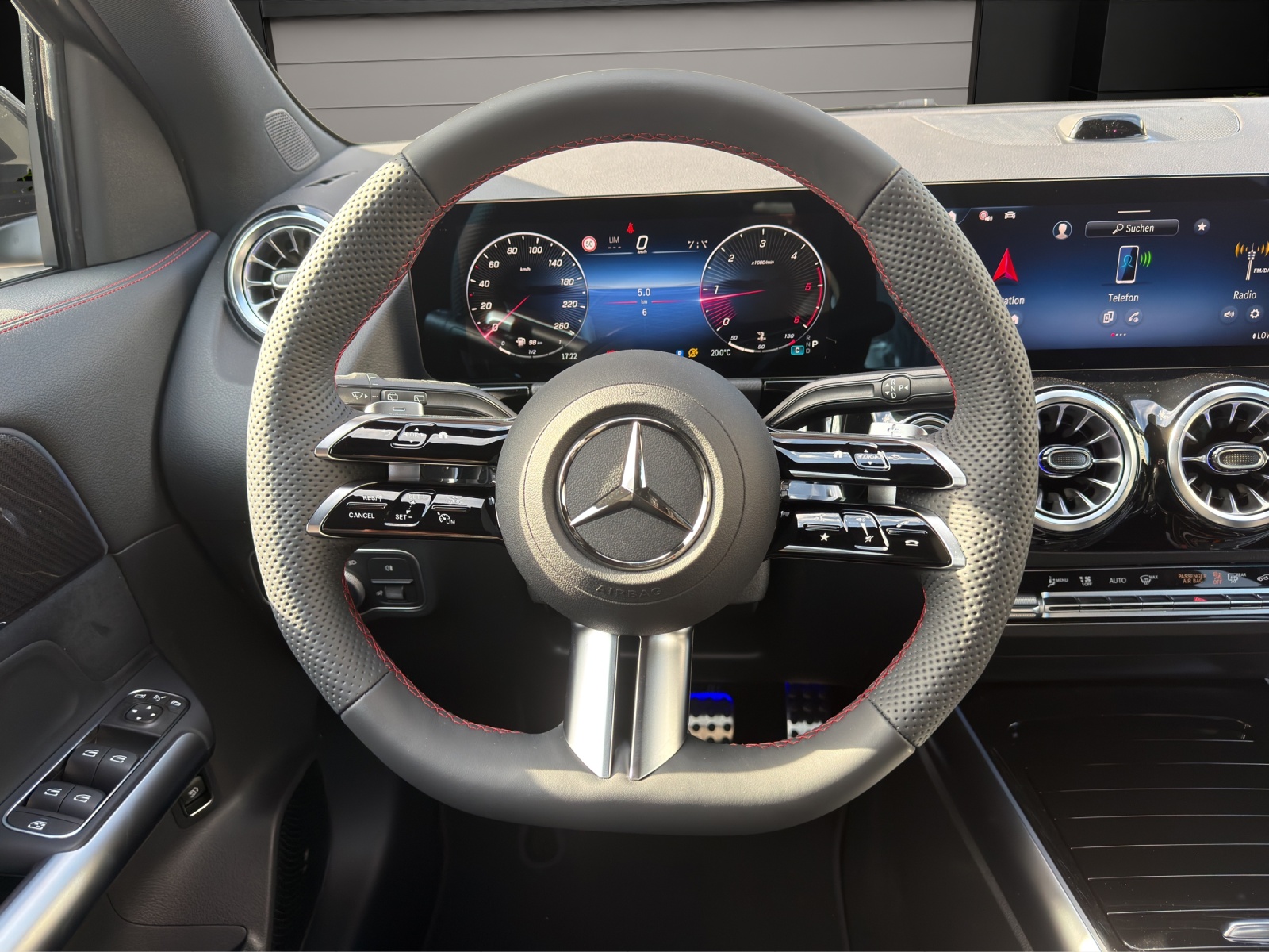 MERCEDES-BENZ GLA 220d 4Matic 8G-DCTSwiss Star-image-8