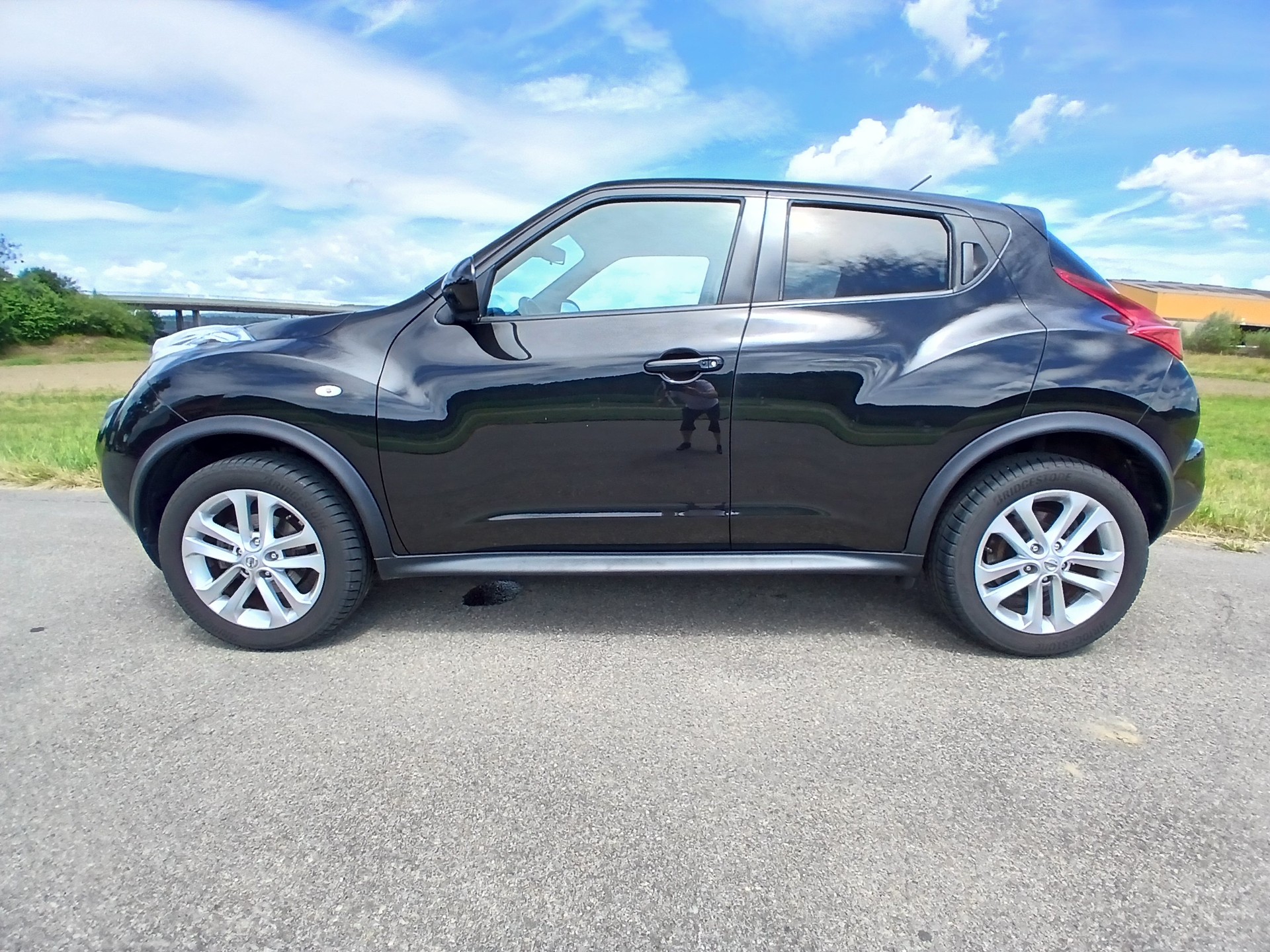 NISSAN Juke 1.6 Shiro-image-1
