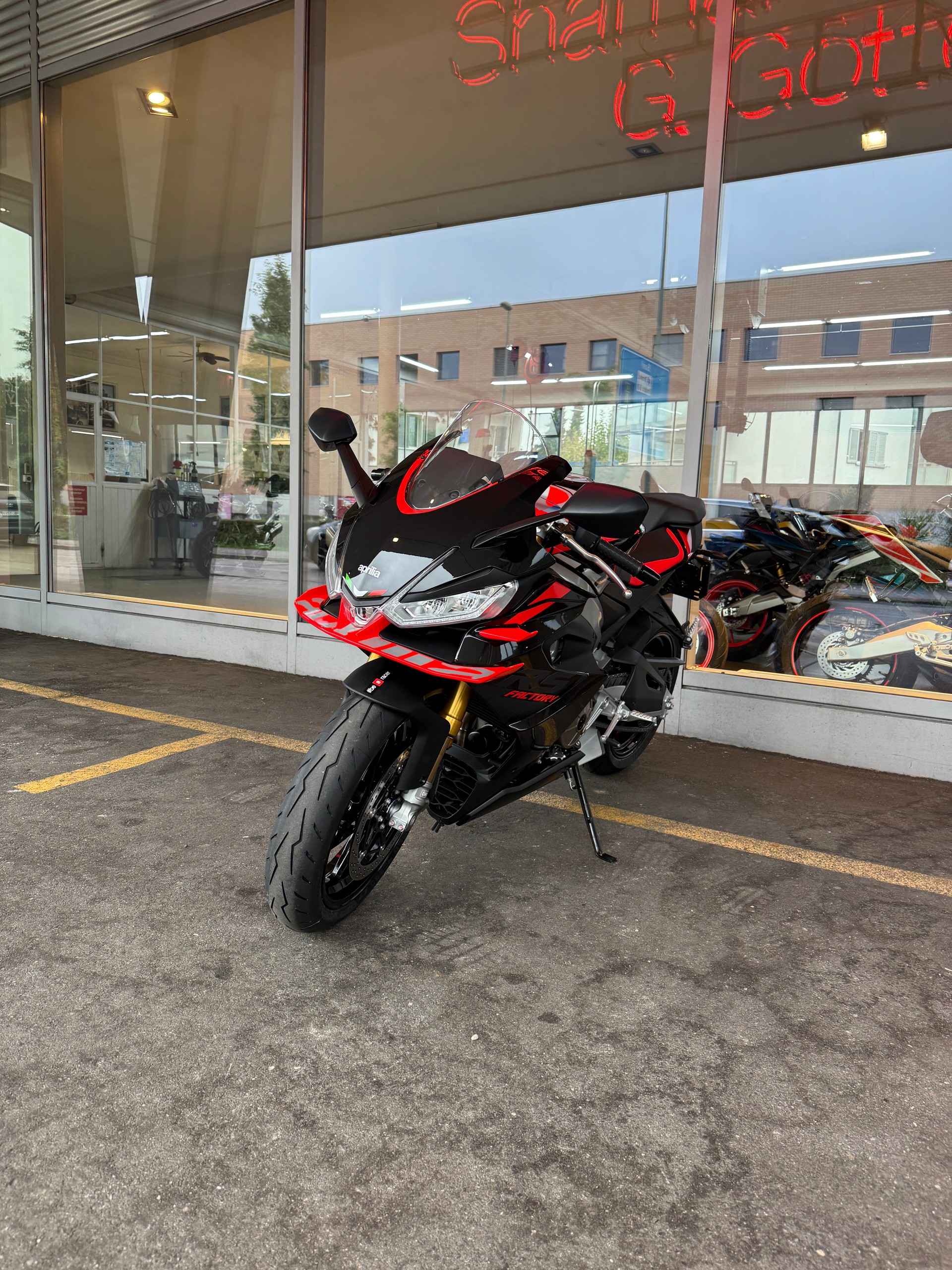 APRILIA RS 660 Factory E 5+-showroom-element-3