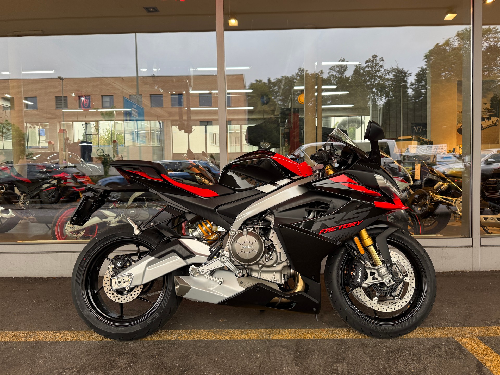 APRILIA RS 660 Factory E 5+-showroom-element-1