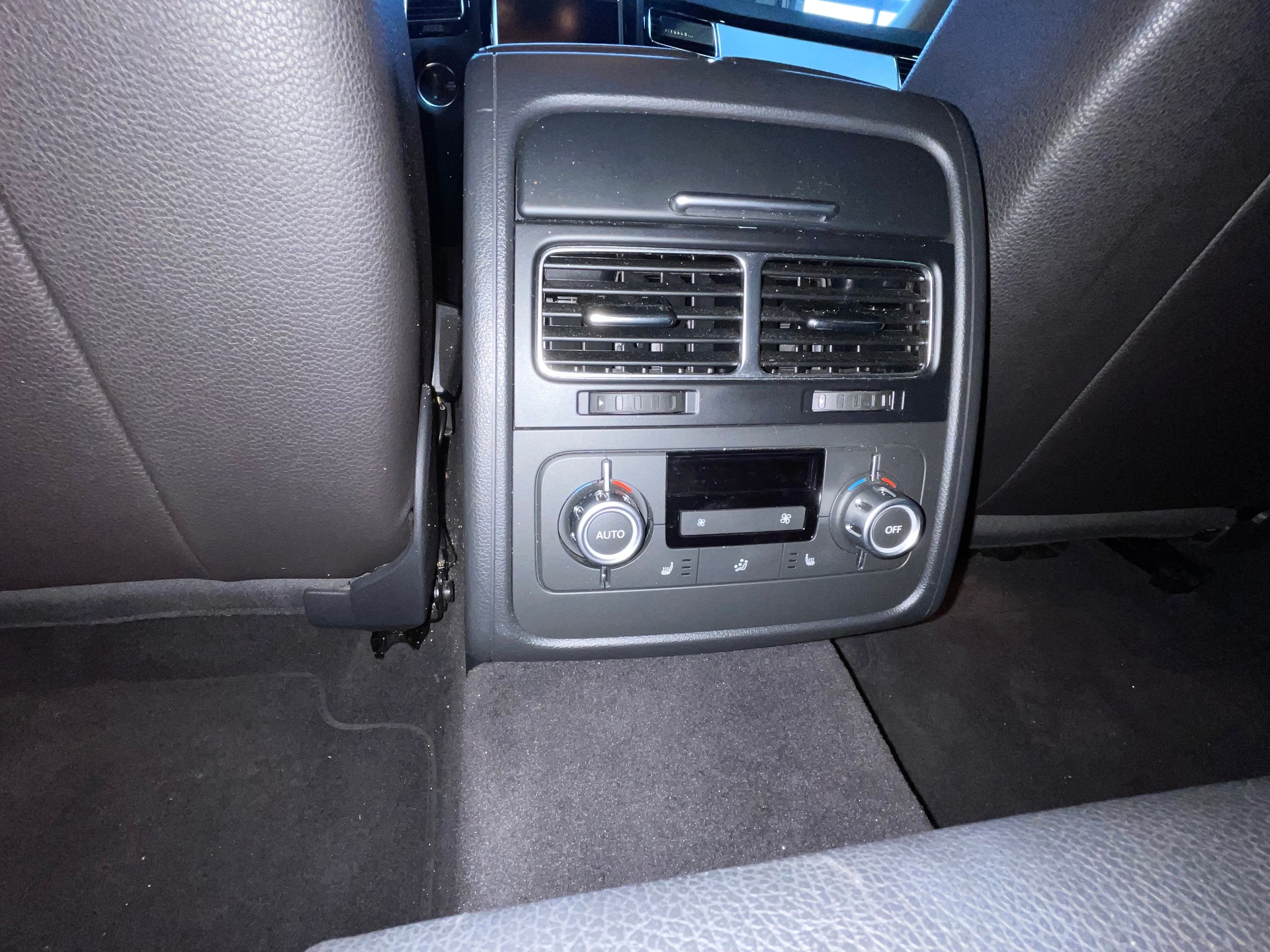 VW Touareg 3.0 TDI BMT Terrain Tech Bl.Pearl Tiptr-image-12